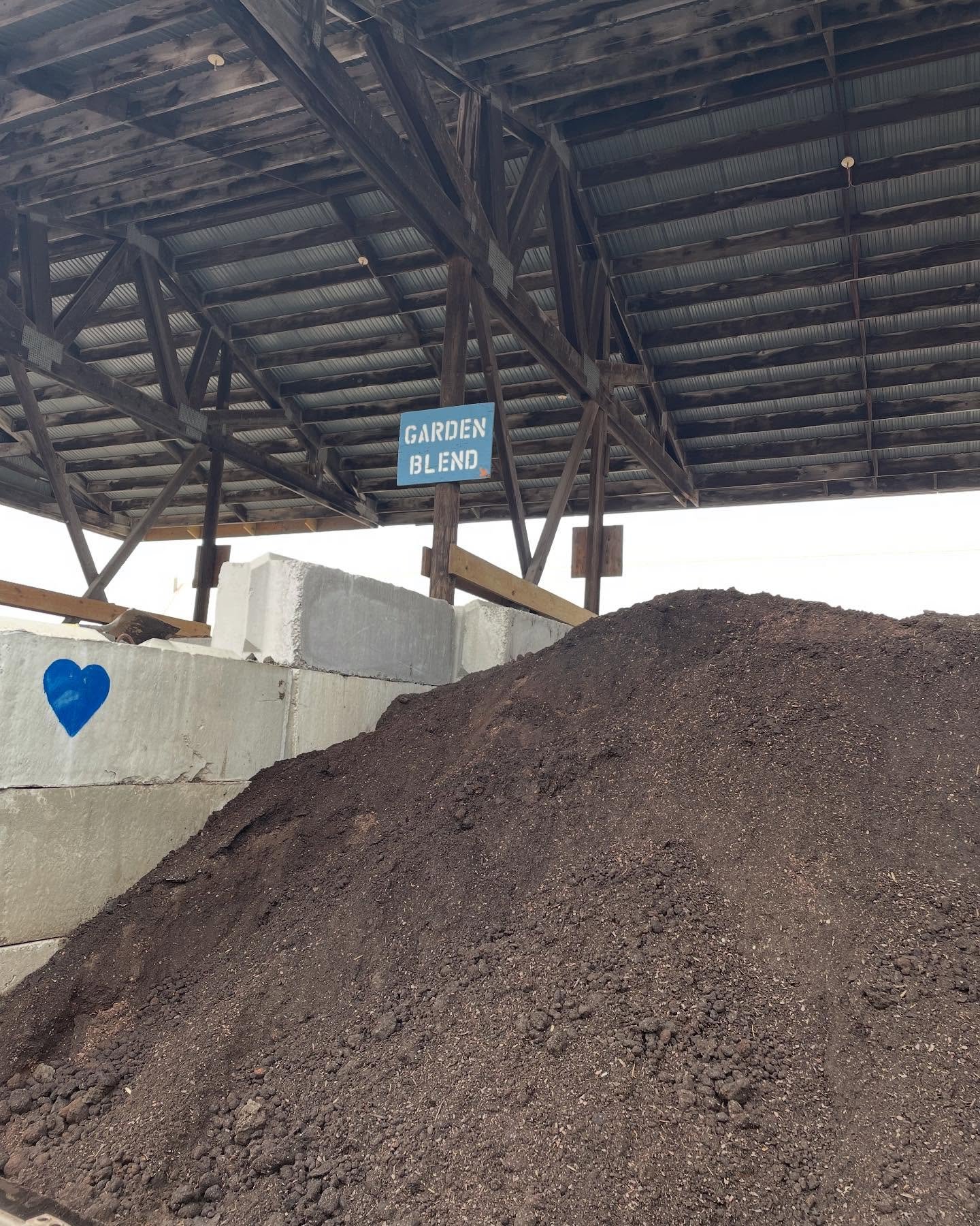 Our Garden Blend is the best in the Twin Cities. Last season, we sold over 640 yards of Garden Blend because it contains the best ingredients: screened topsoil, COWSMO (organic composted cow manure), compost (vegetative and screened and tested for al