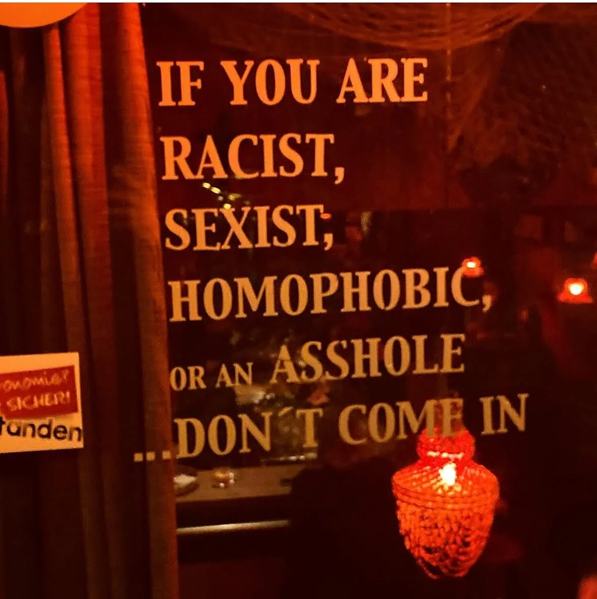 Our bestie @betsybeetle6 is traveling and snapped this awesome shot! We agree!