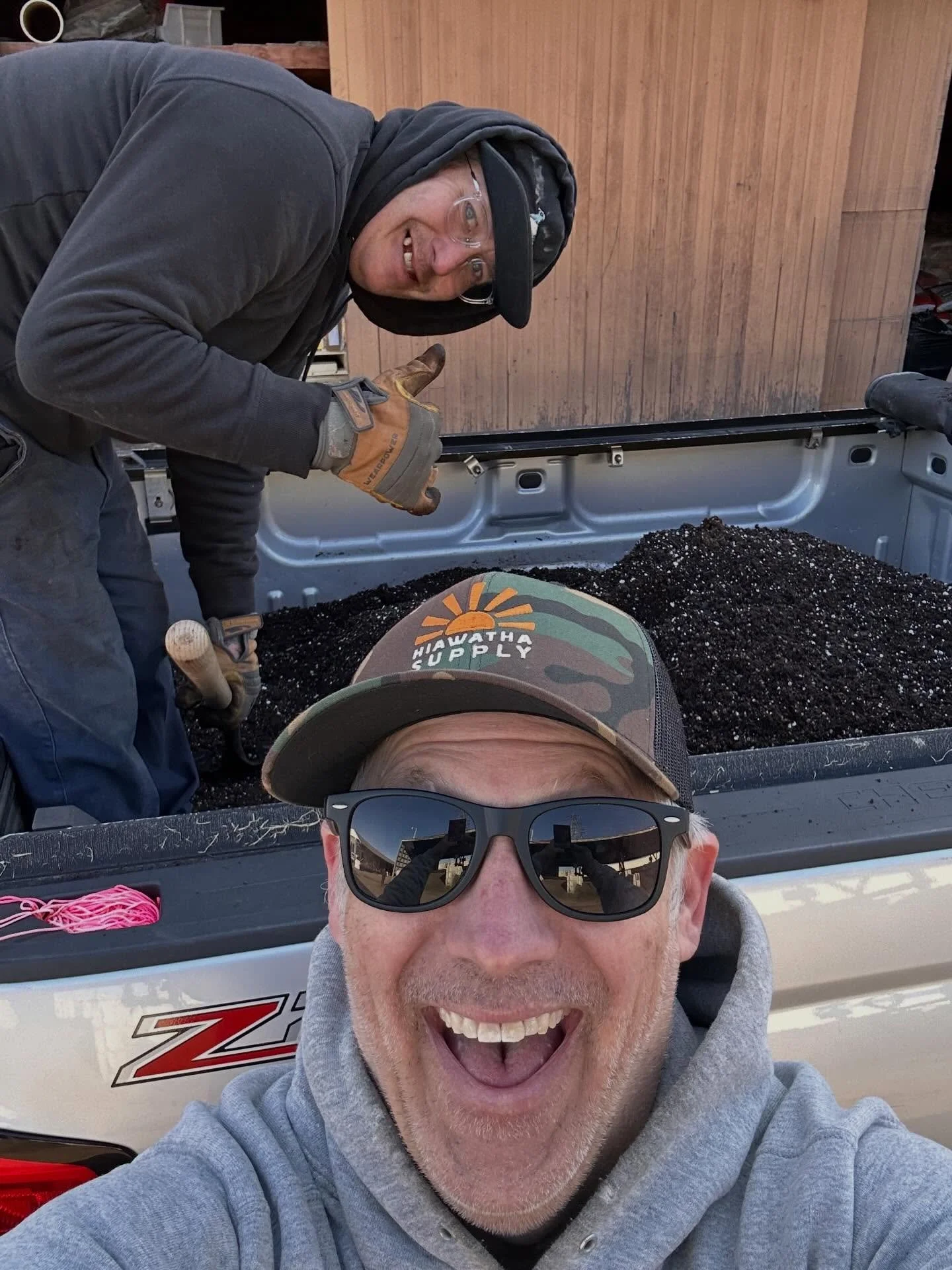 Hiawatha Supply collaborated with @theblackradish_ and @benchpressed for a 4/20 Event. Todd and @jade.mac.townsend mixed up a special soil blend for the party today at Bench Pressed!