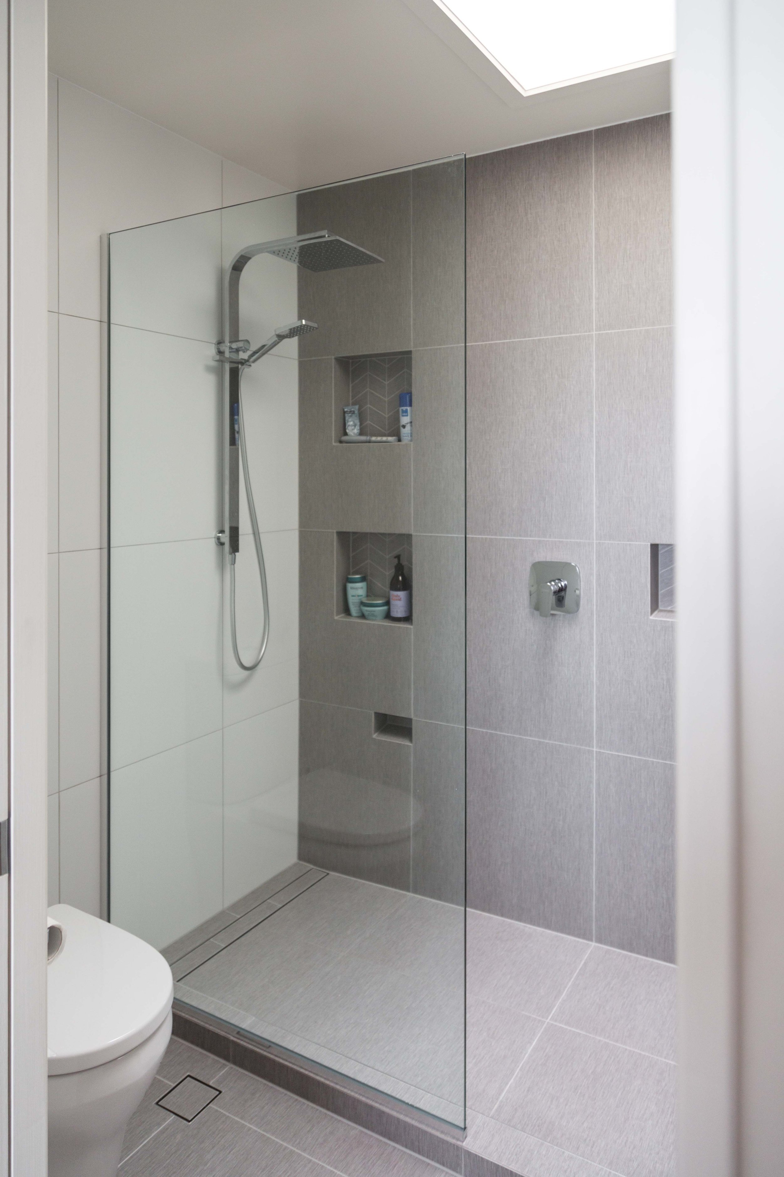 Tile over Base with Channel Drain.jpg