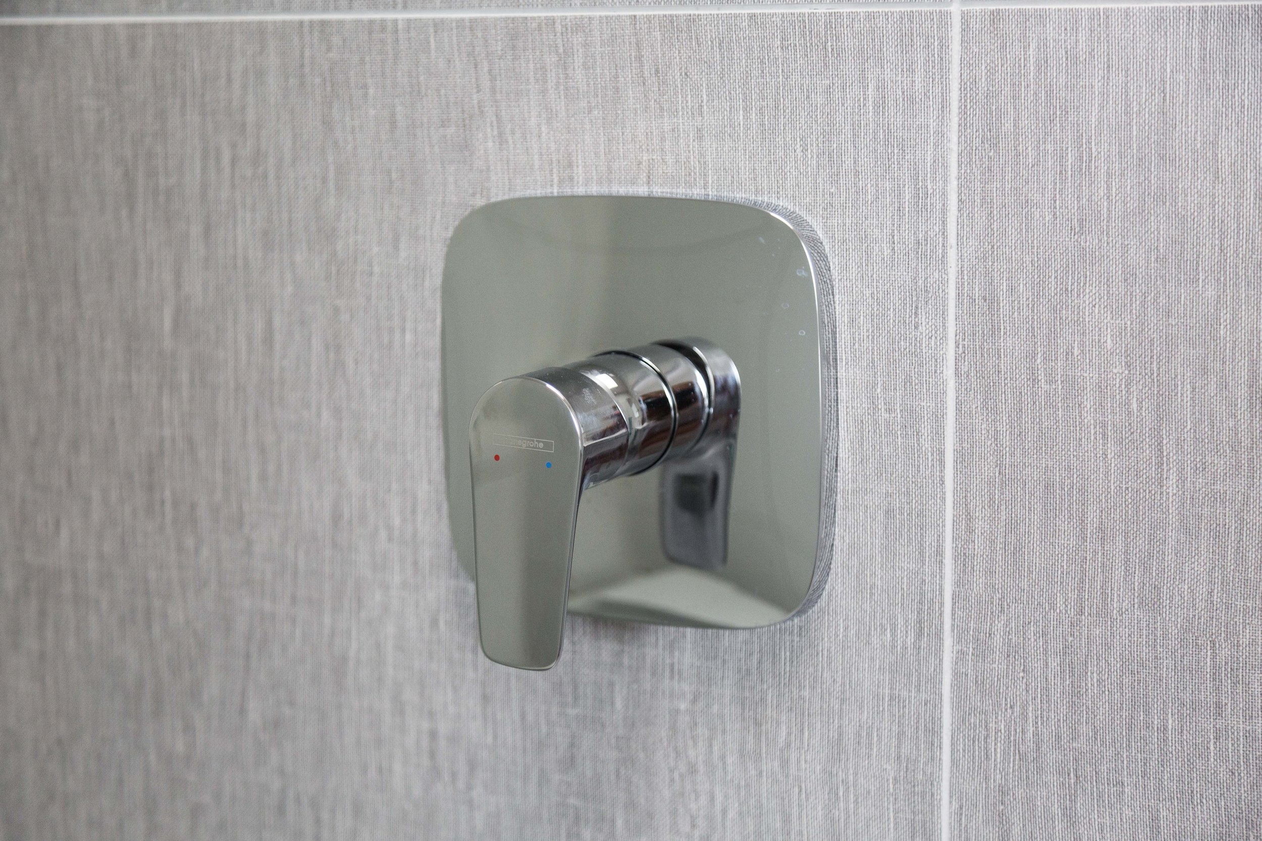 GlendowieShowerSML-162.jpg