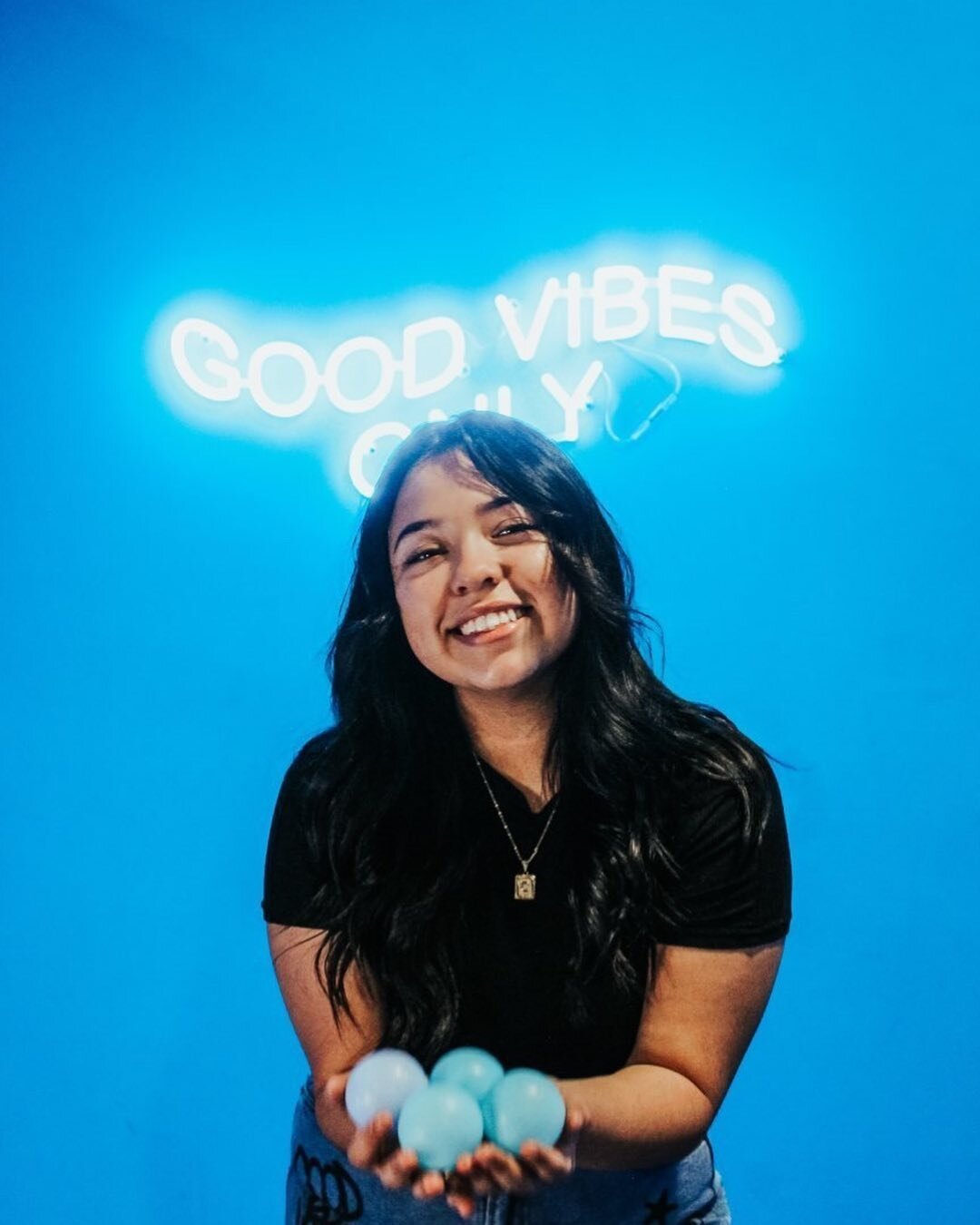 📸⚡️YES. YES. YES! Good Vibes Only! One of our favorite rooms, the ball pit room! 

Weekend Times: 
Thursday 3-9pm 
Friday 1-6pm *private event after 6pm
Saturday 1-5pm *private event after 5pm

#weekendplans #selfiestudio