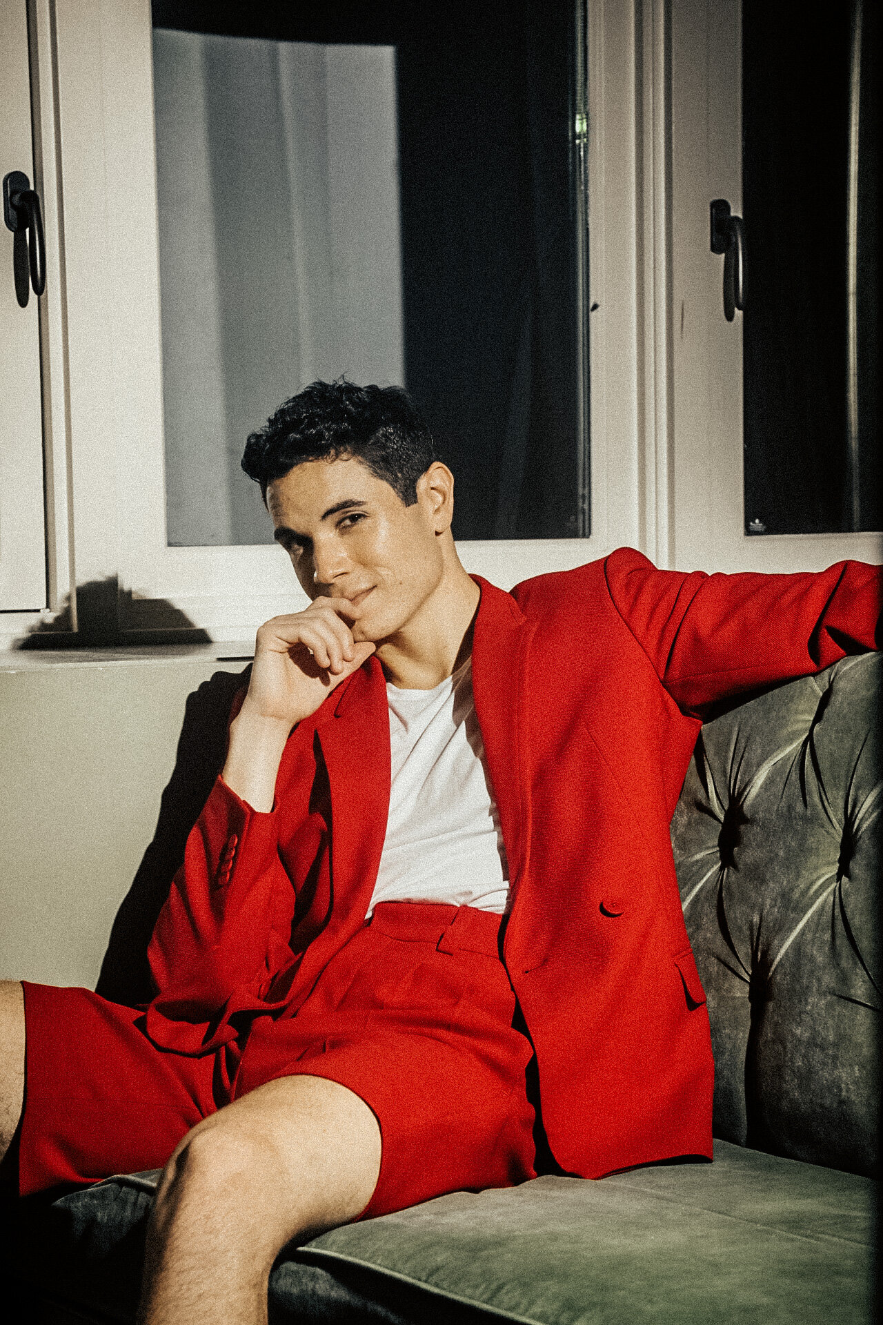 Male Grooming on Jason Gotay for his Performance at Tavern on the Green.
Photographed by : Josh Drake