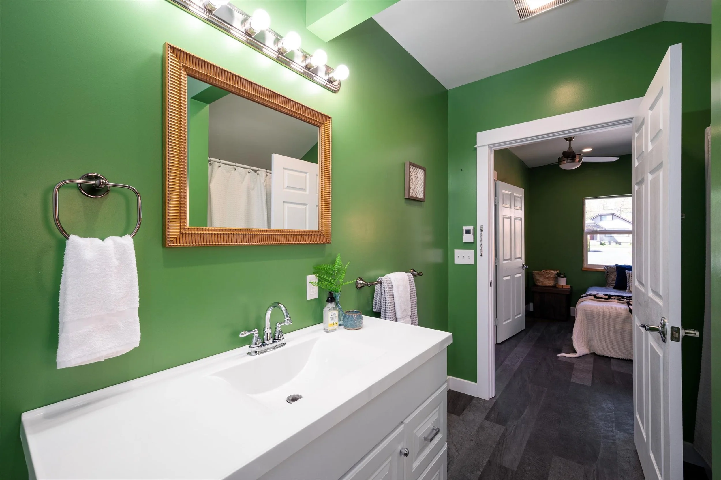 13-2629 Birchwood Ave (1).jpg