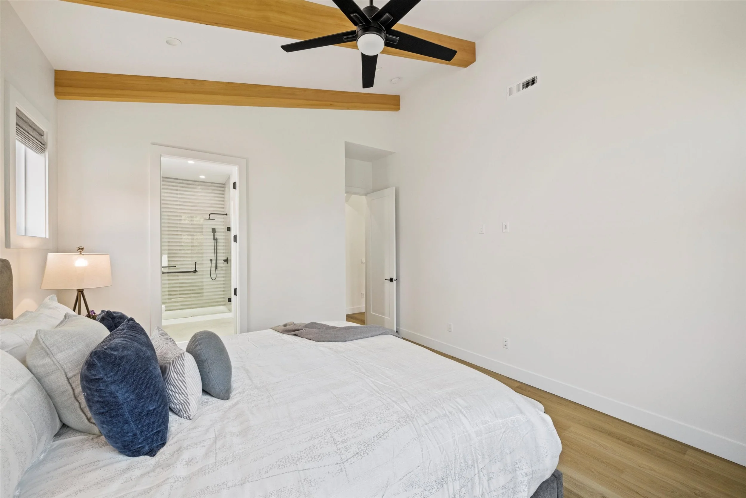 22-9051 Sea Mist Ln (19).jpg