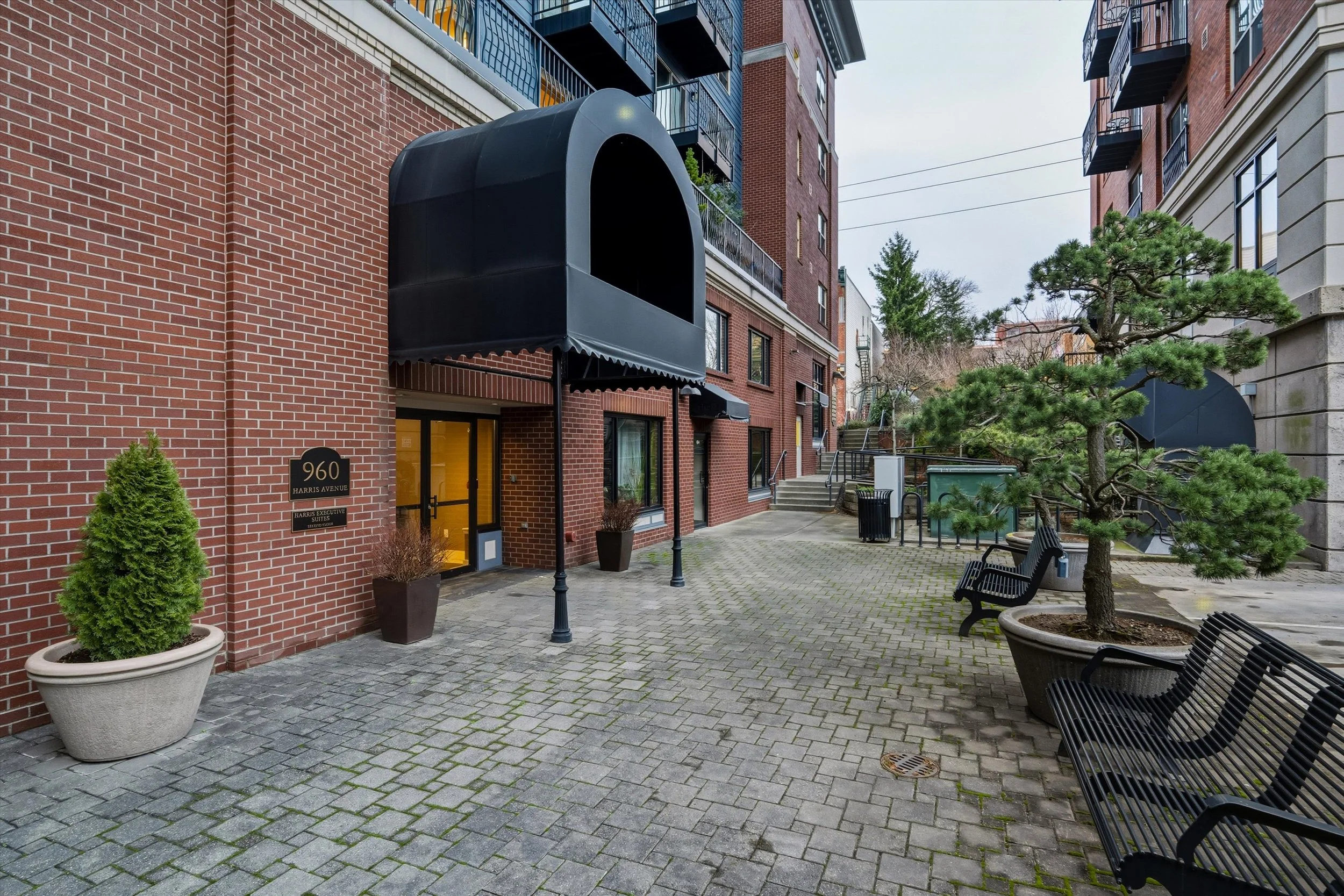 27-960 Harris Ave B307 (24).jpg