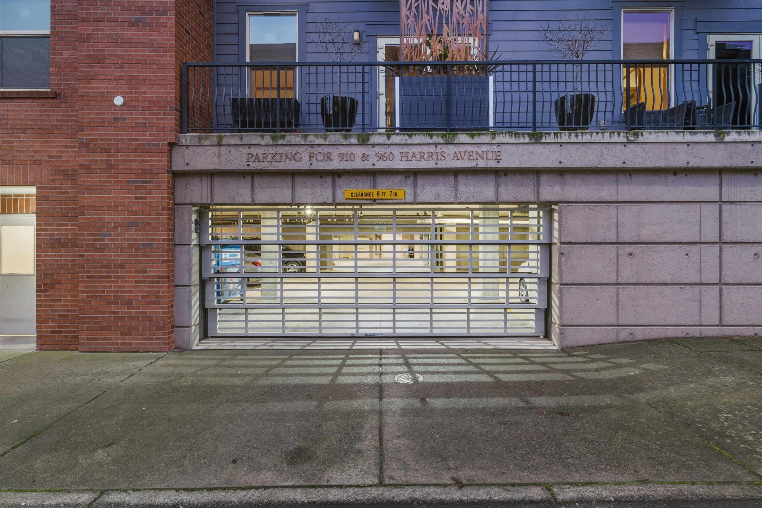 33-960 Harris Ave B307 (37).jpg