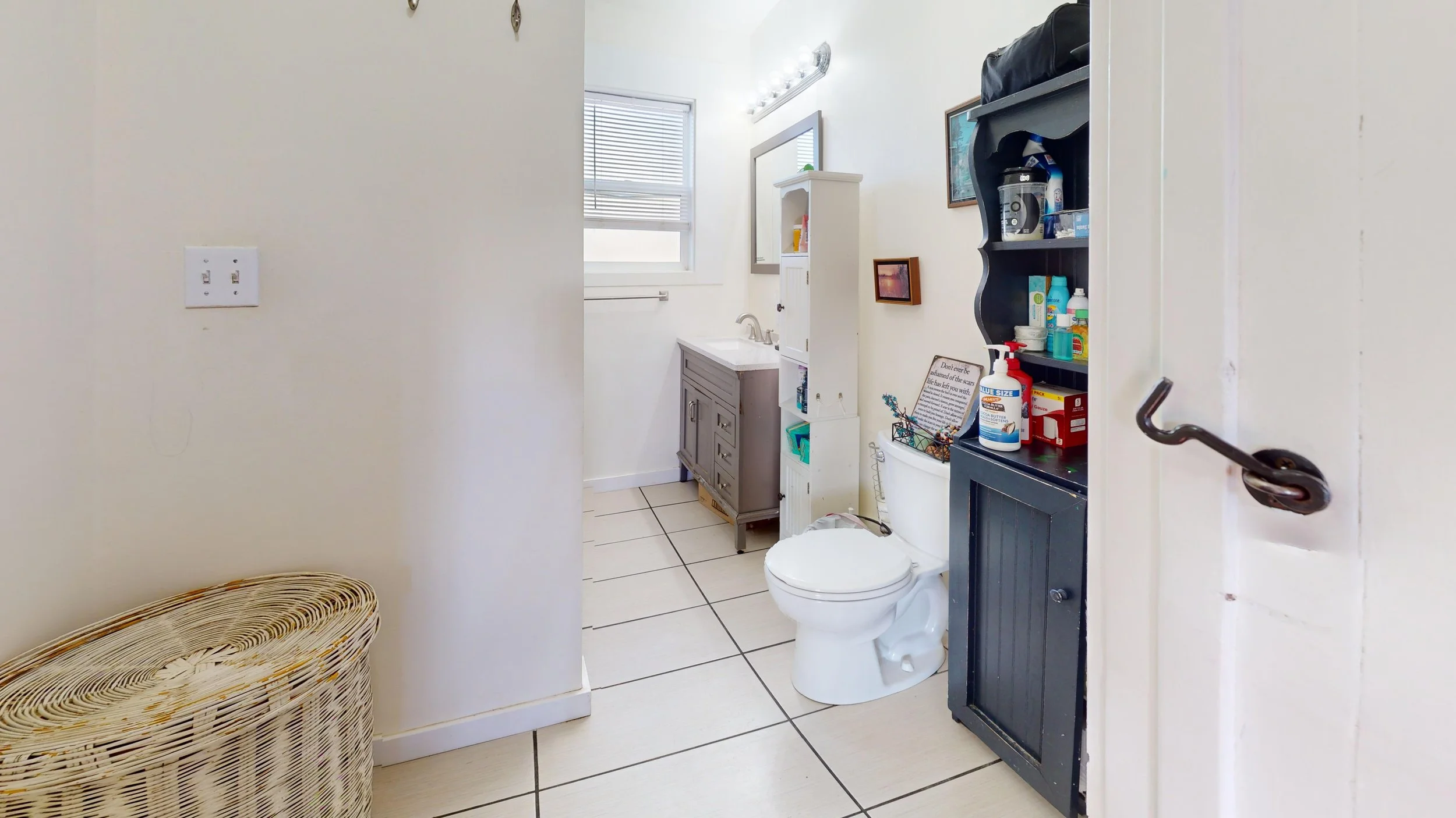 2124-Woburn-St-Main-House-Bathroom.jpg