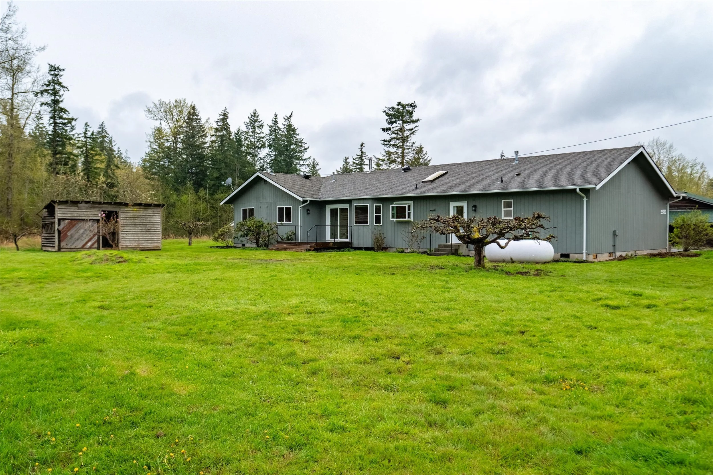 10-5581 Mission Rd exterior-9.jpg