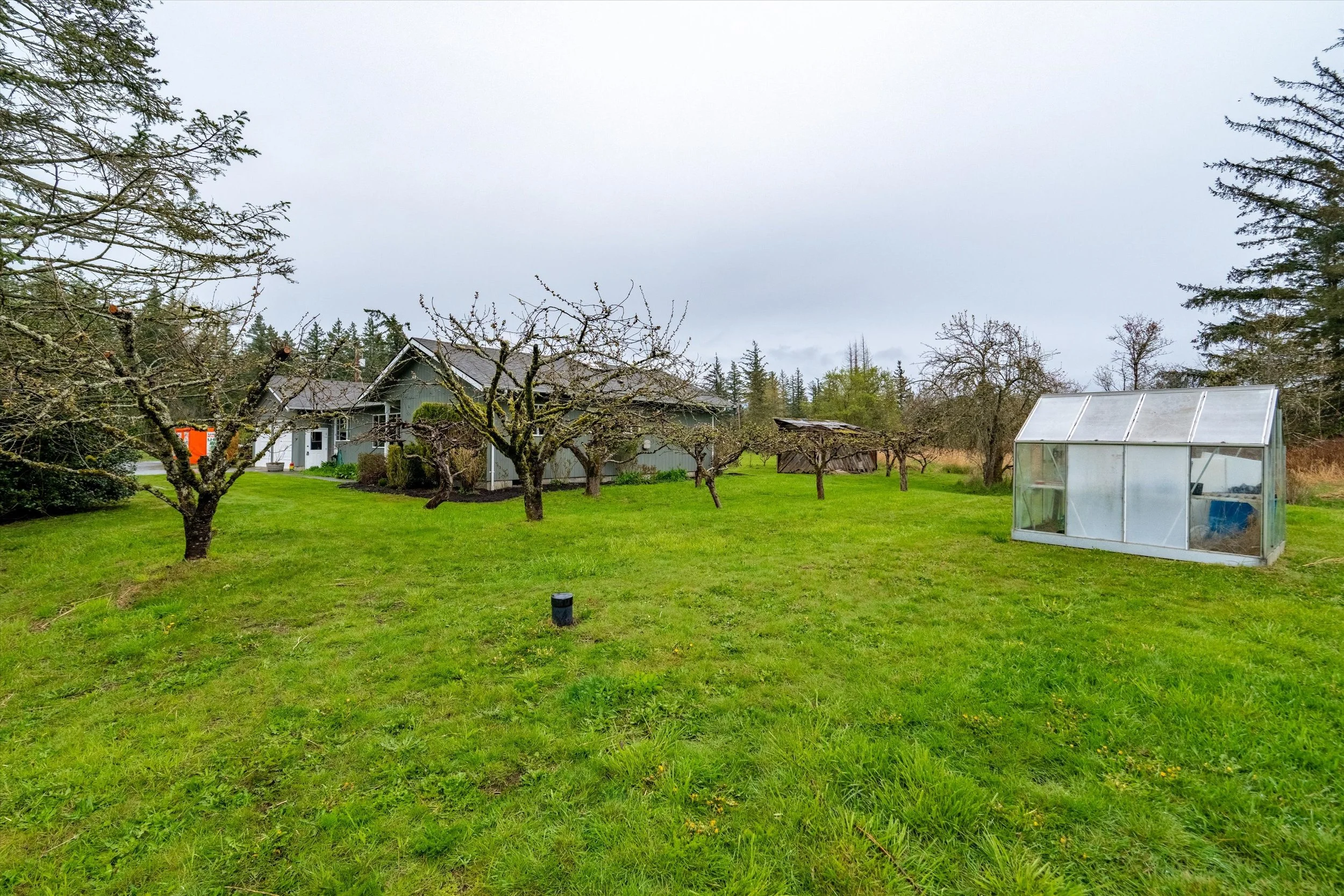 17-5581 Mission Rd exterior-16.jpg