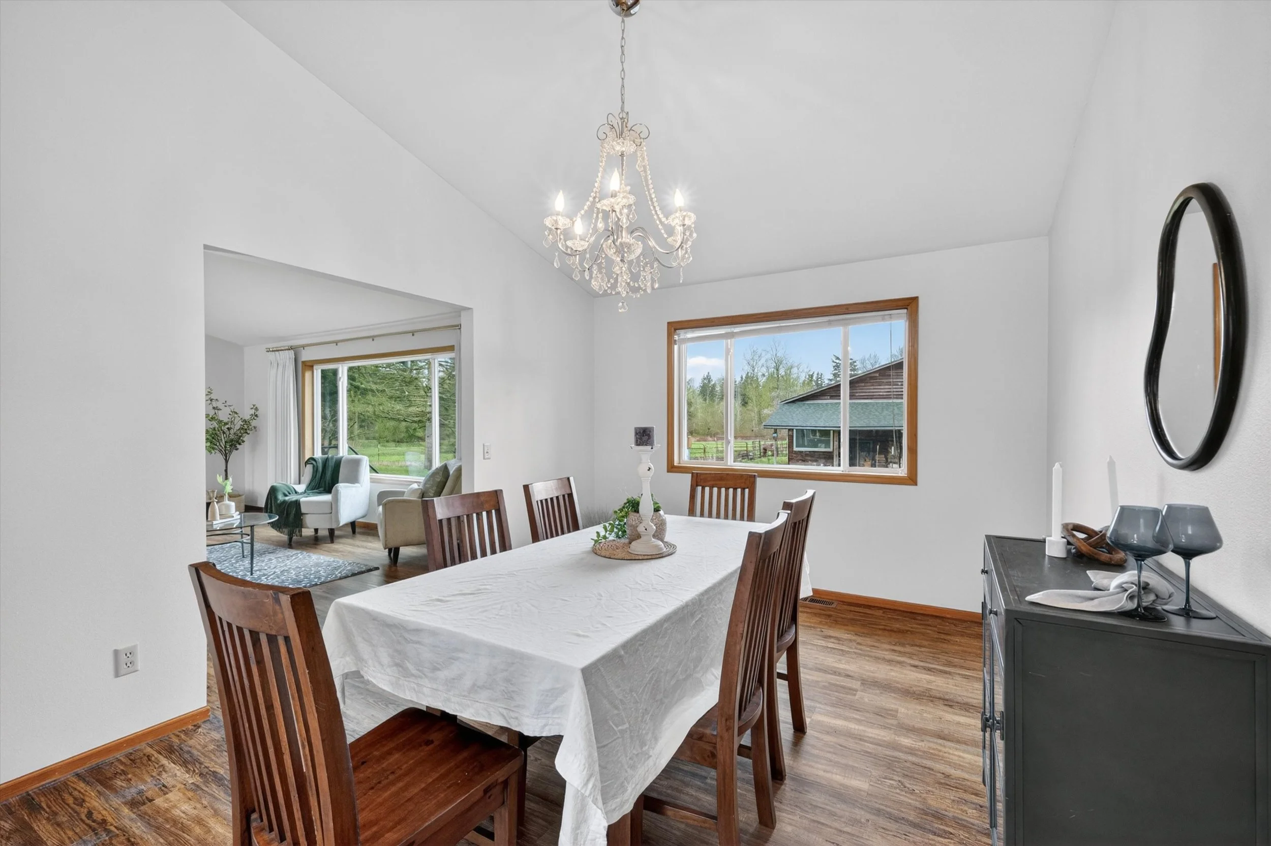 25-5581 Mission Rd-6.jpg