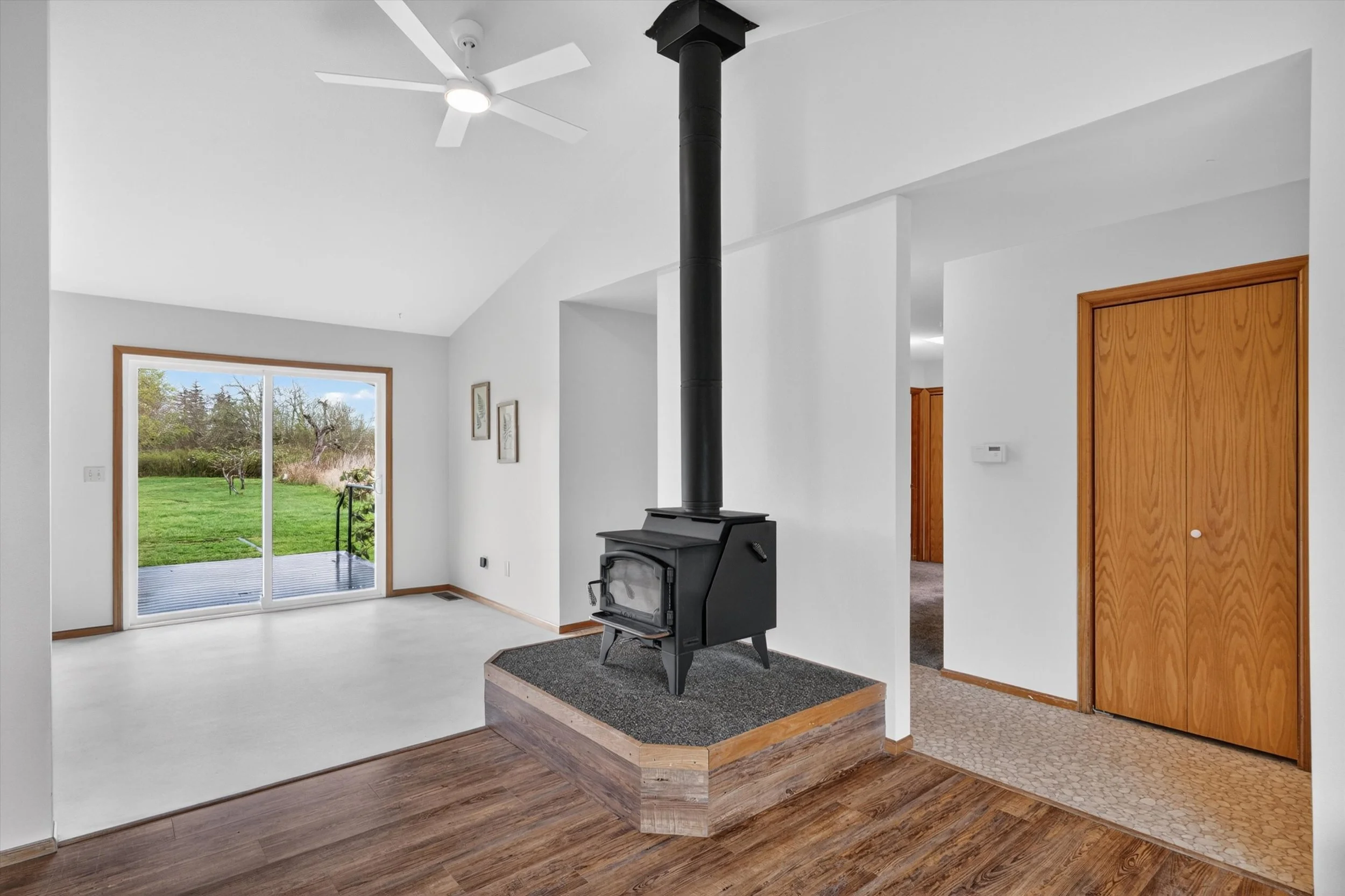 33-5581 Mission Rd-40.jpg