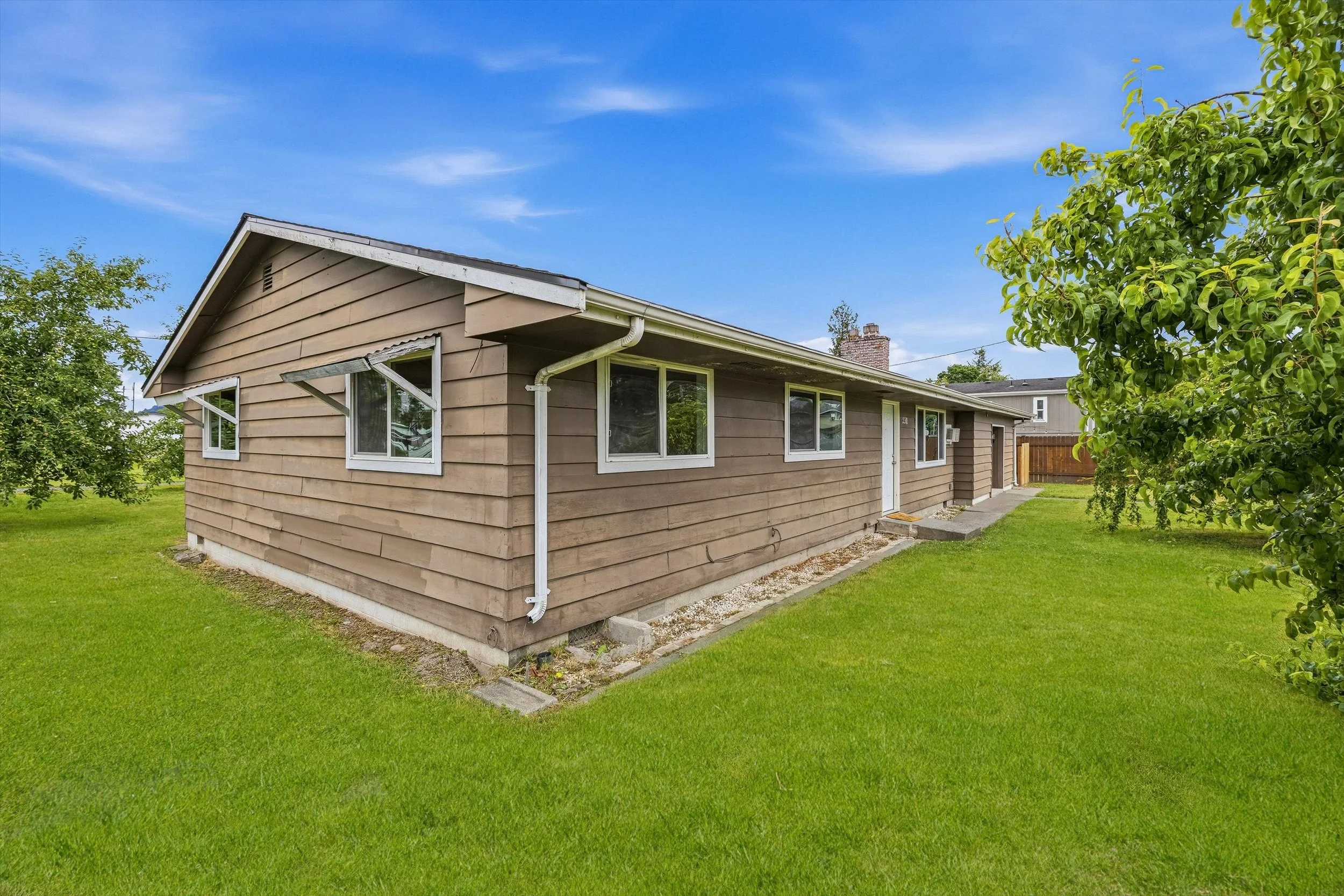 05-230 Cleveland St, Sumas-4.jpg