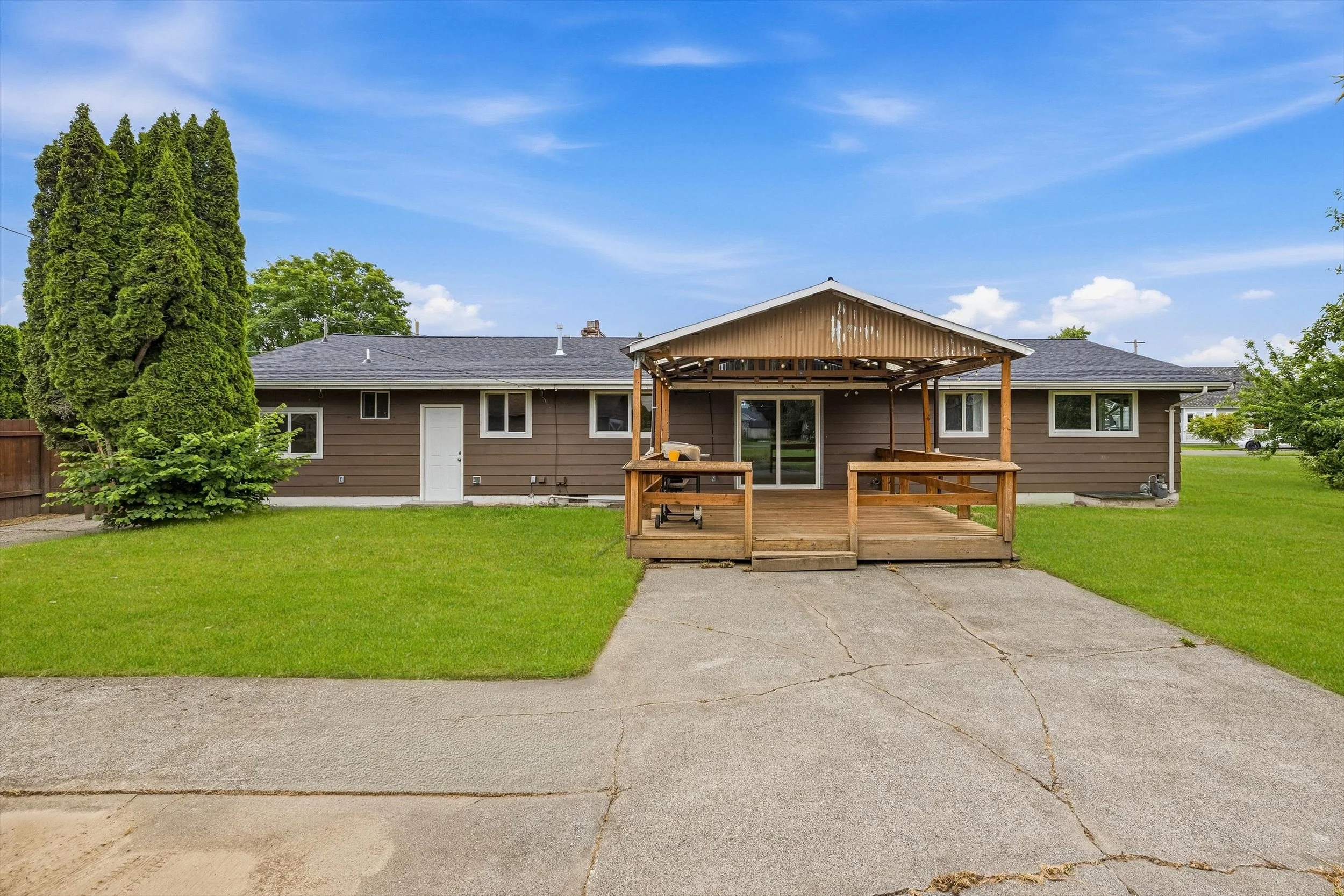 09-230 Cleveland St, Sumas-7.jpg