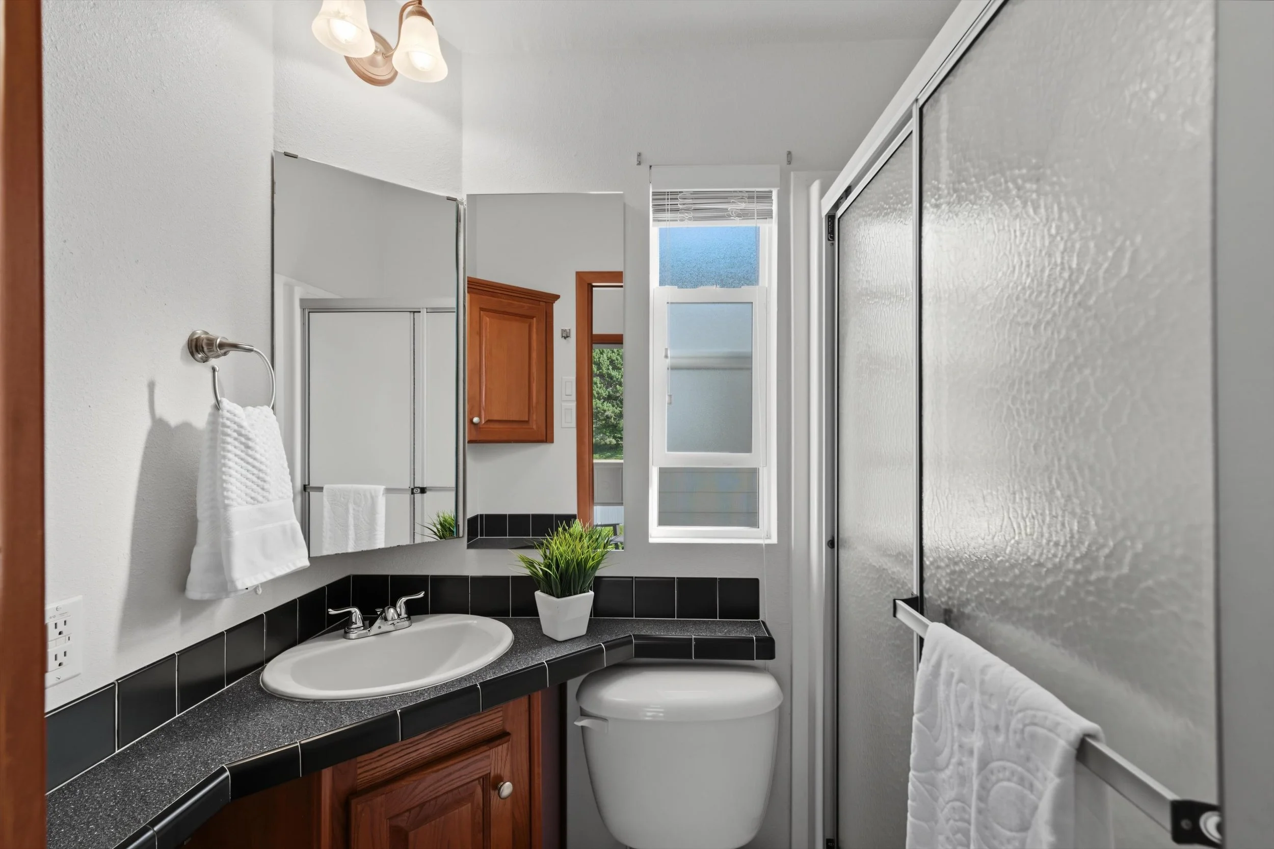 21-4751 Birch Bay Lynden Rd 53 Interior (9).jpg