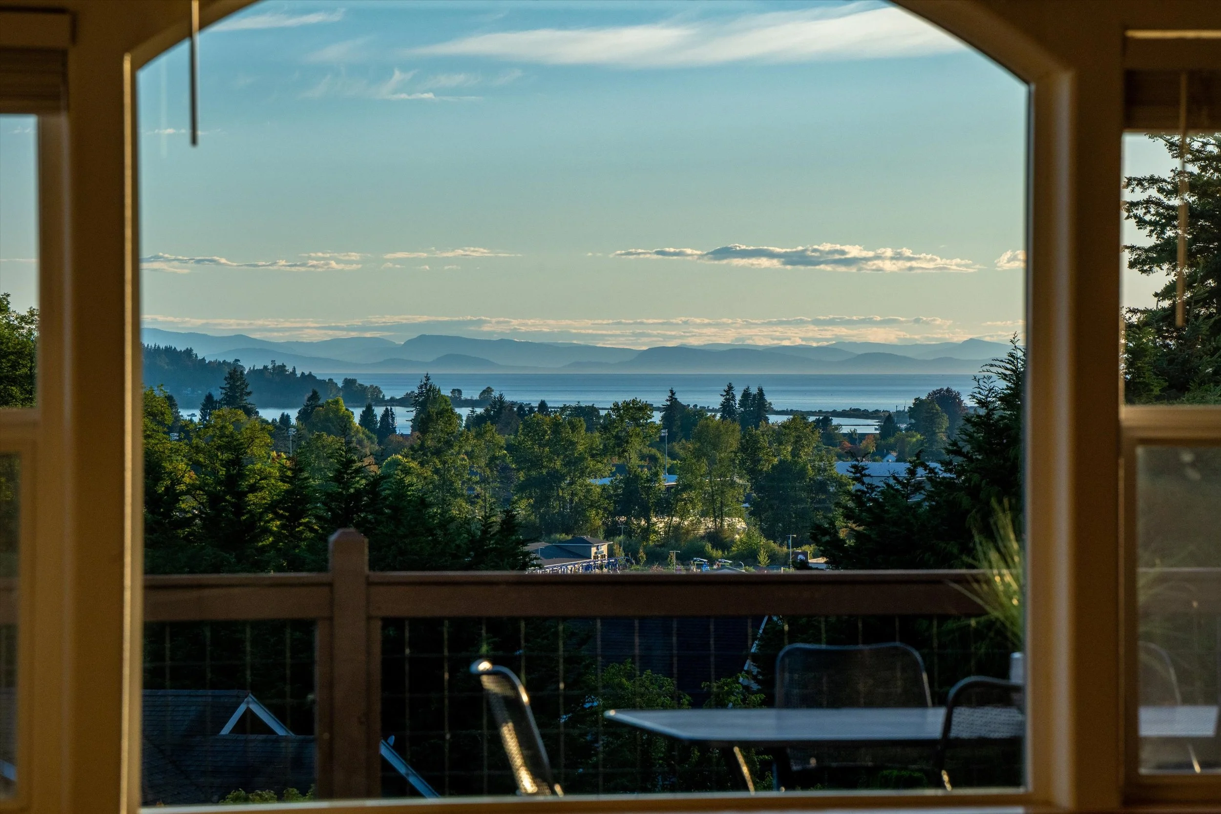 06-668 Parkview Pl-6.jpg