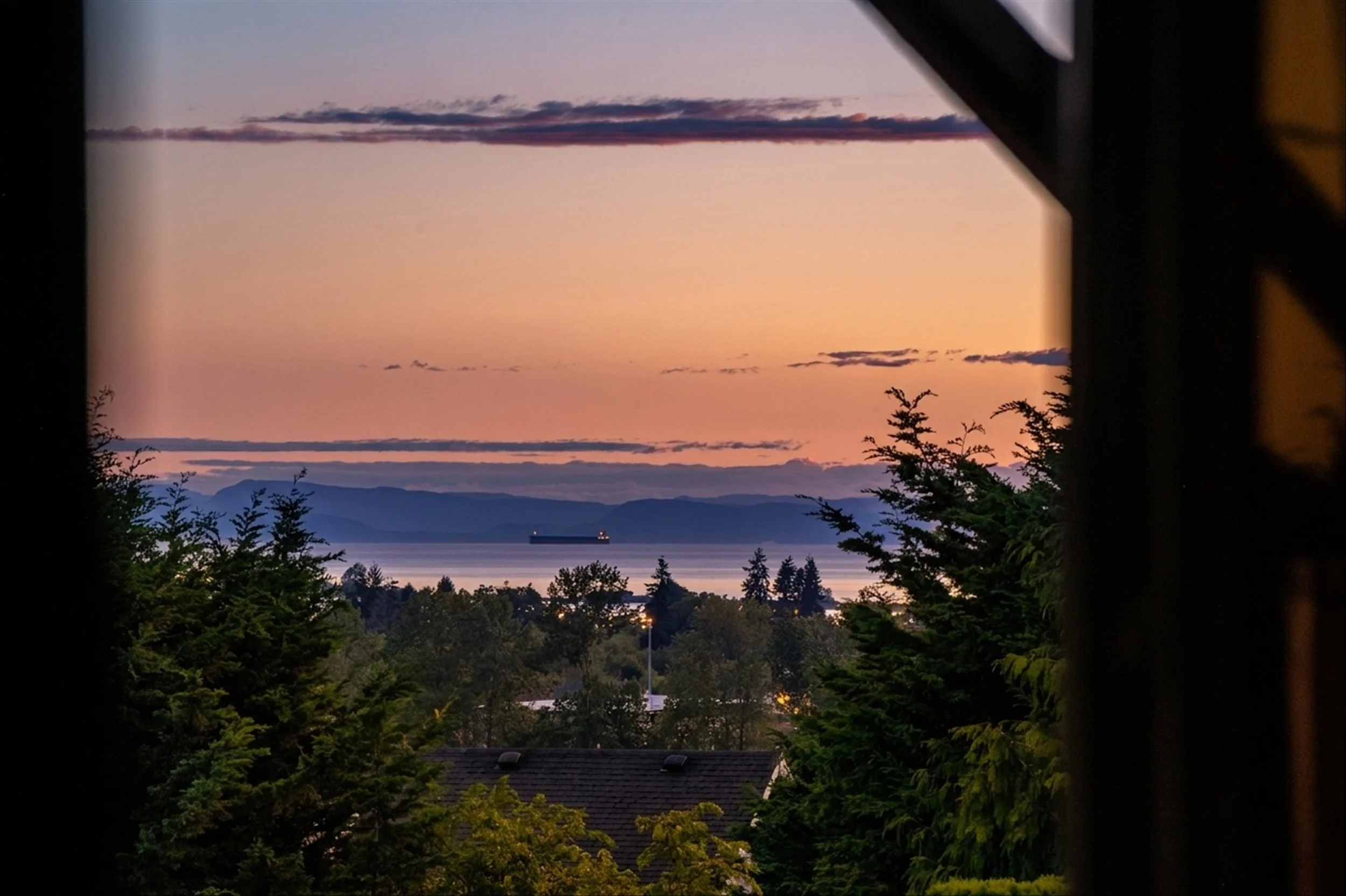 39-twilight-1787813325186.jpg