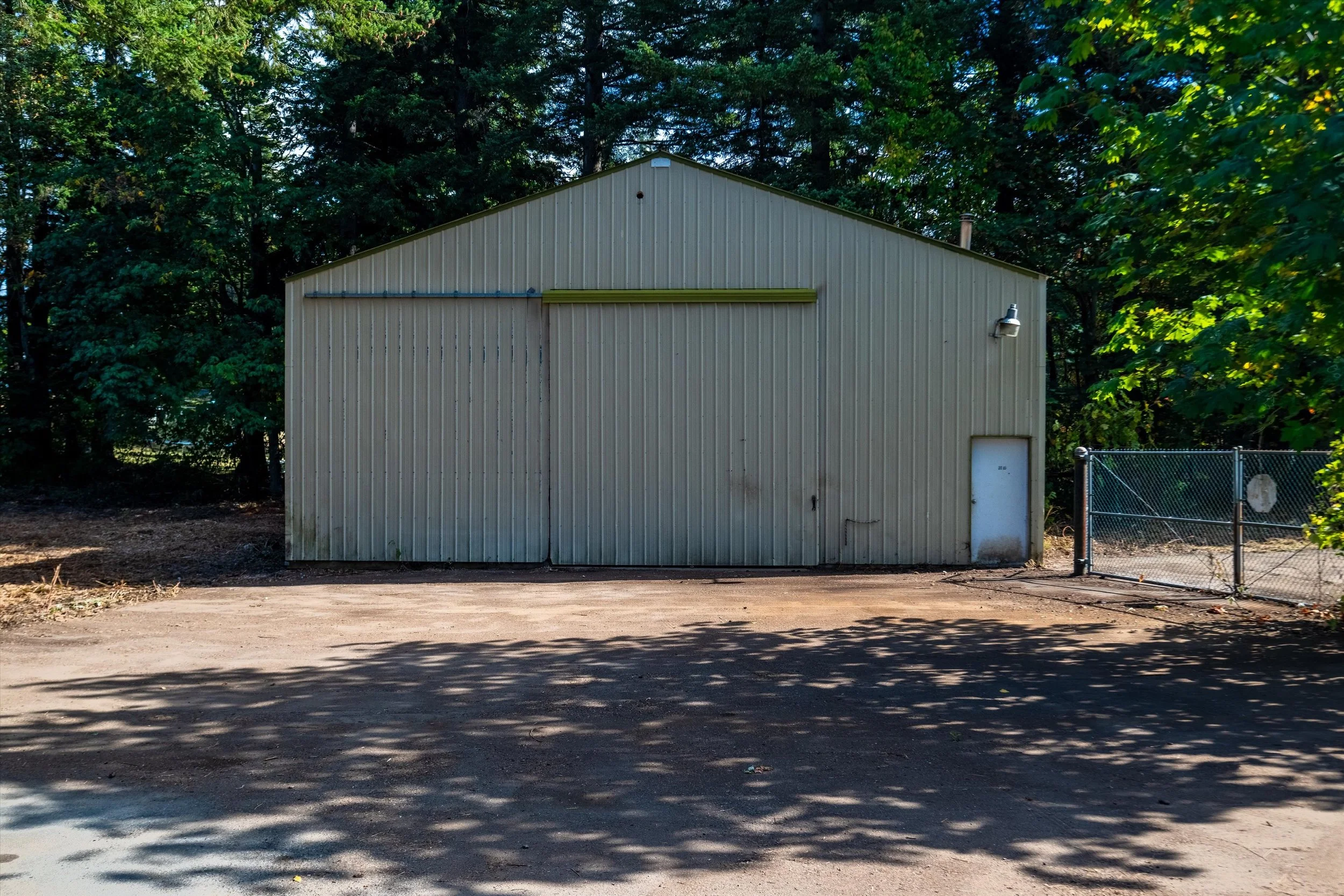 11-2033 E Pole Rd-6.jpg