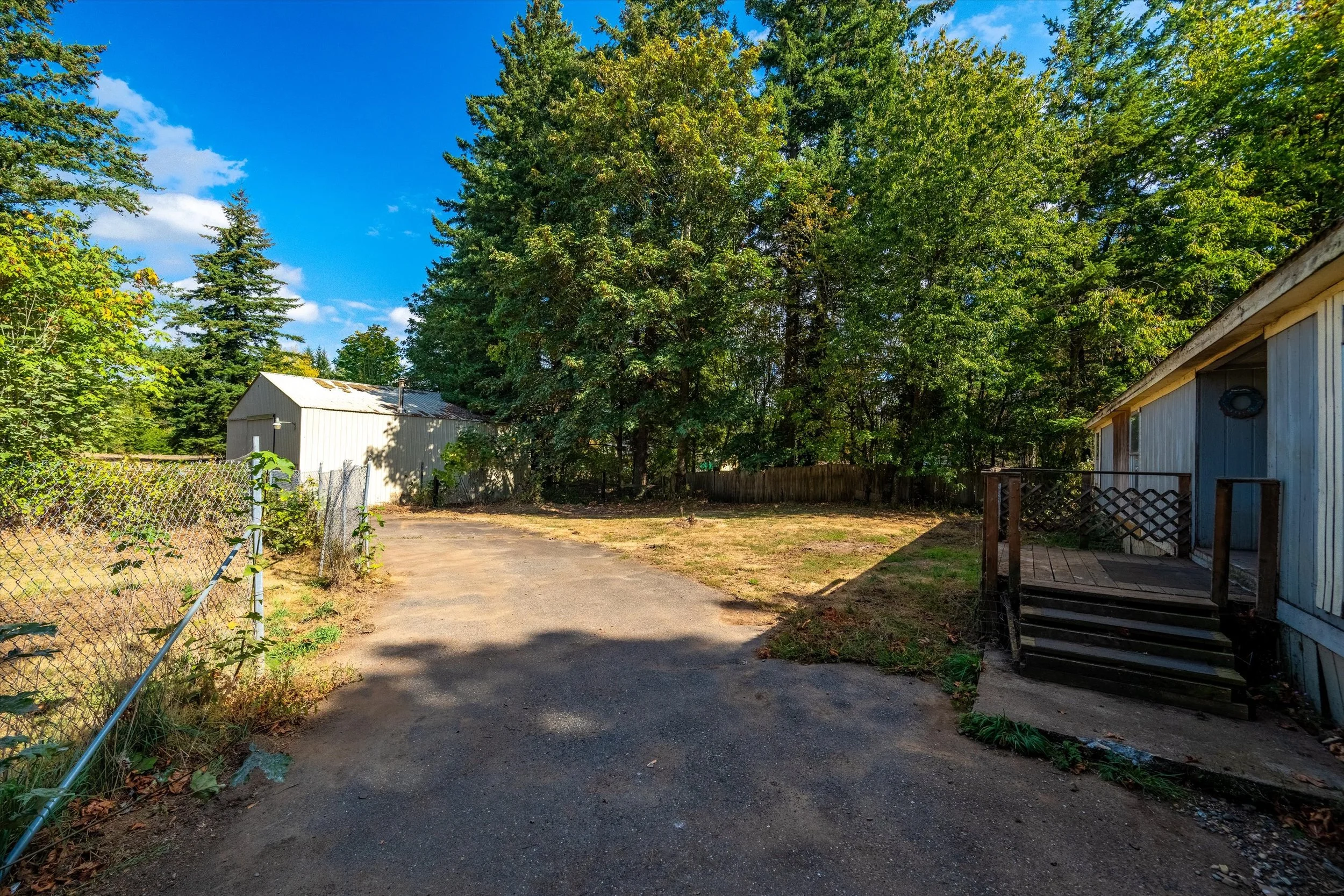 21-2033 E Pole Rd-16.jpg