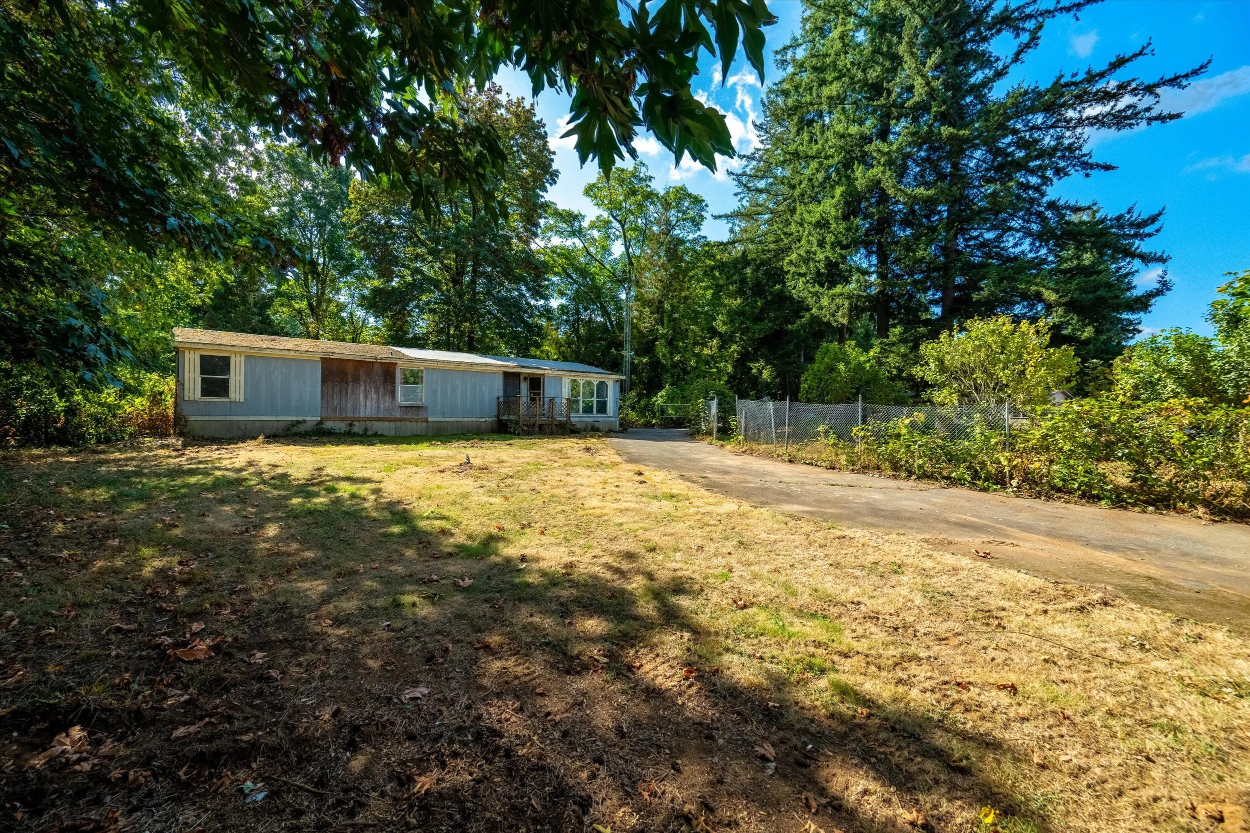 22-2033 E Pole Rd-17.jpg