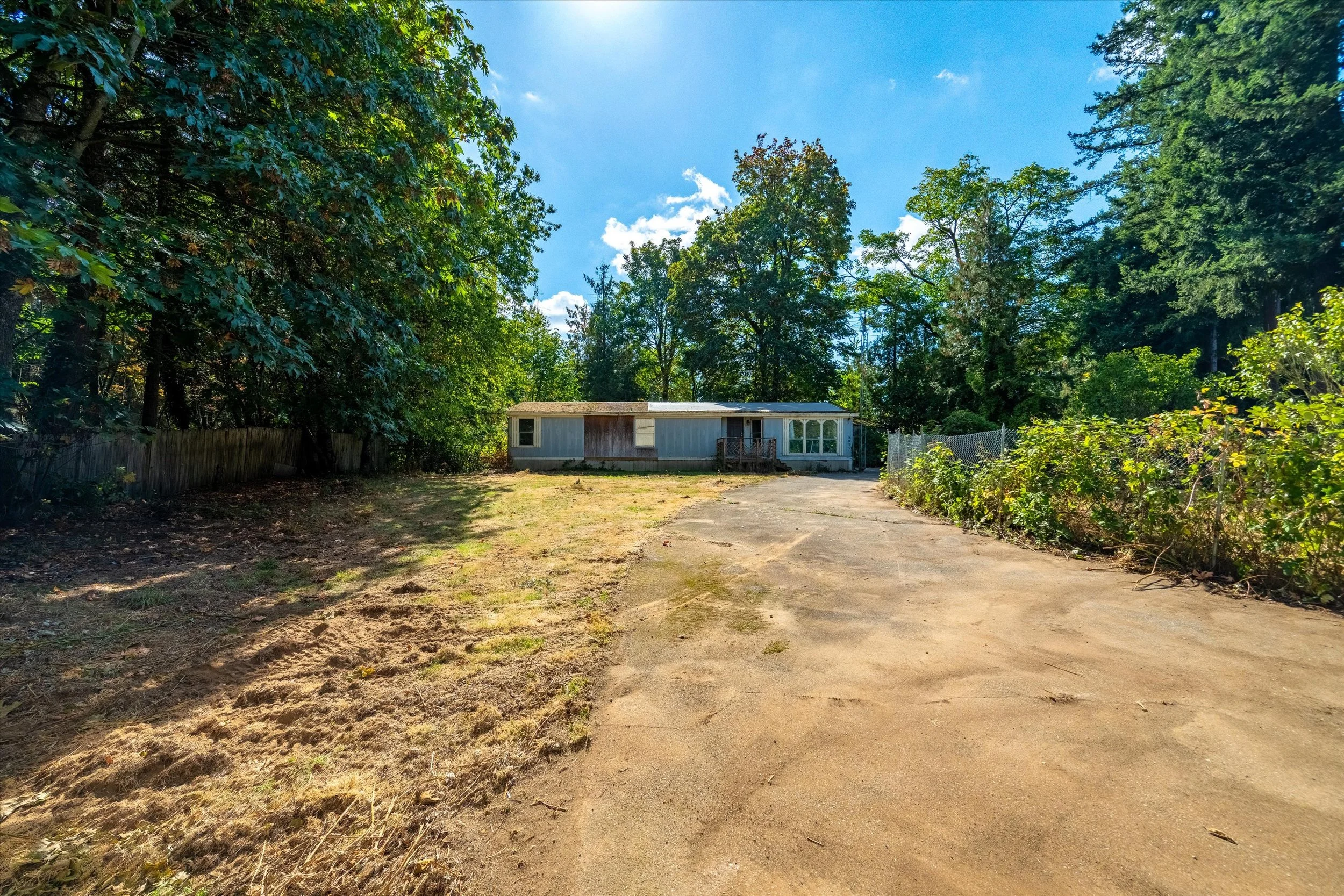 23-2033 E Pole Rd-18.jpg
