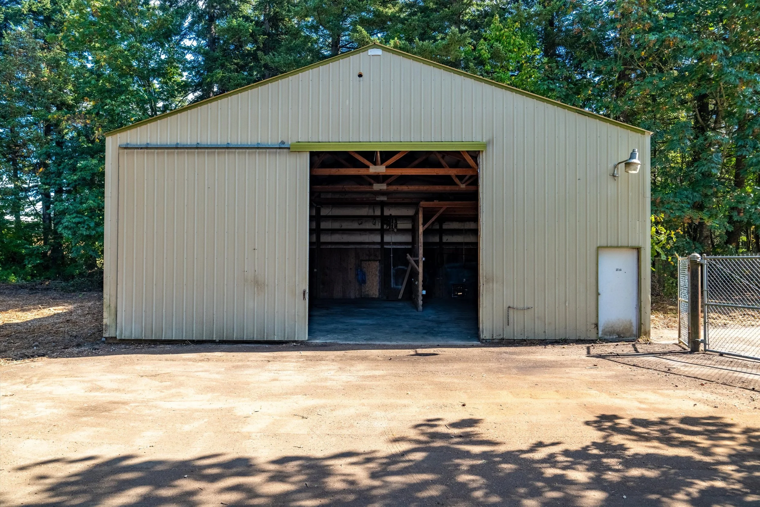 31-2033 E Pole Rd-26.jpg