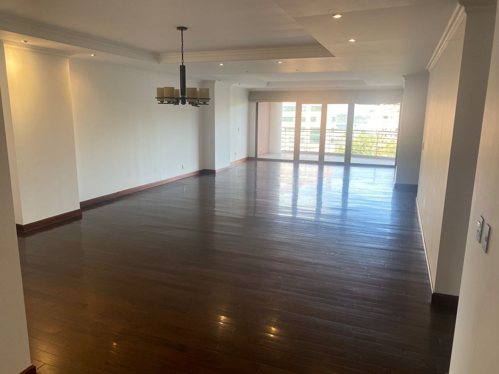 Apto. en Venta Edificio Tadeus Zona 14.