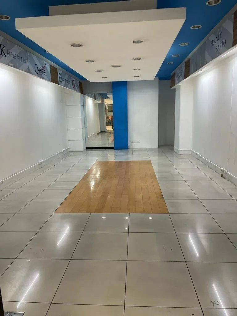 Se Alquila Local Unicentro, Zona 10.