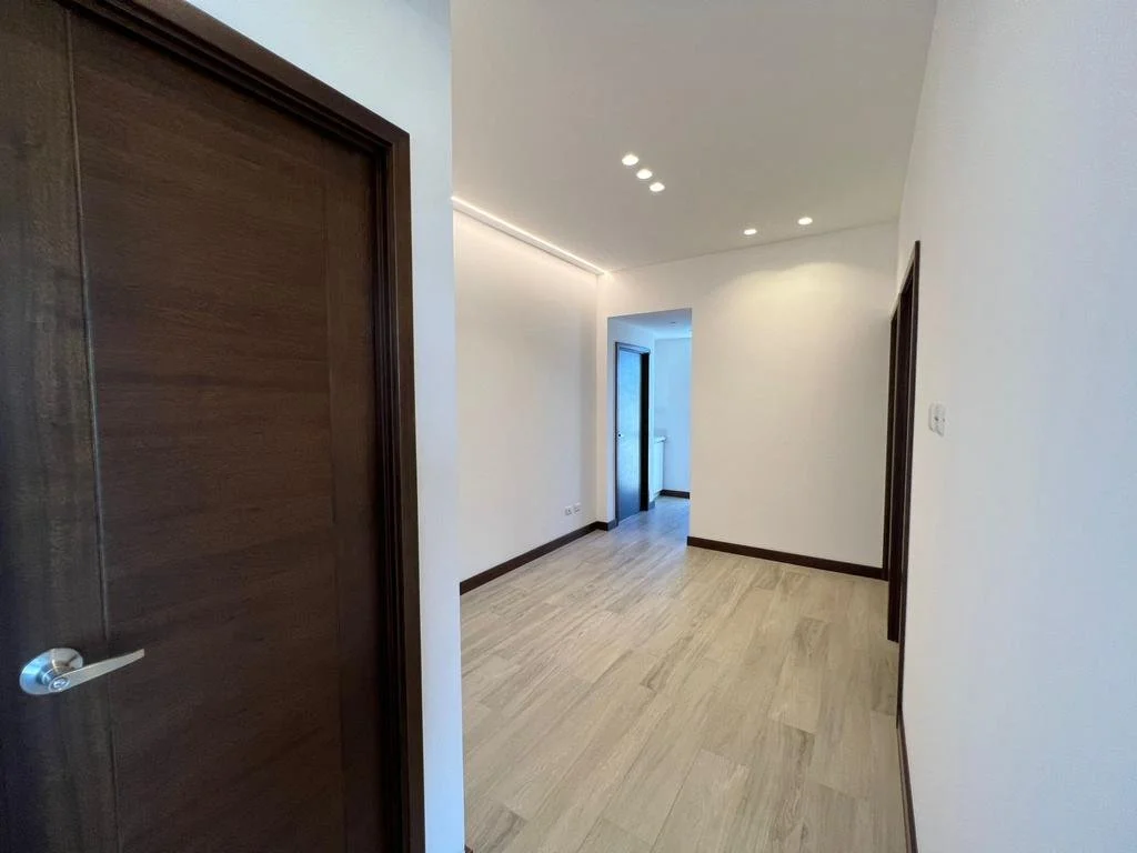 PHOTO-2023-05-08-17-06-10 (9).jpg