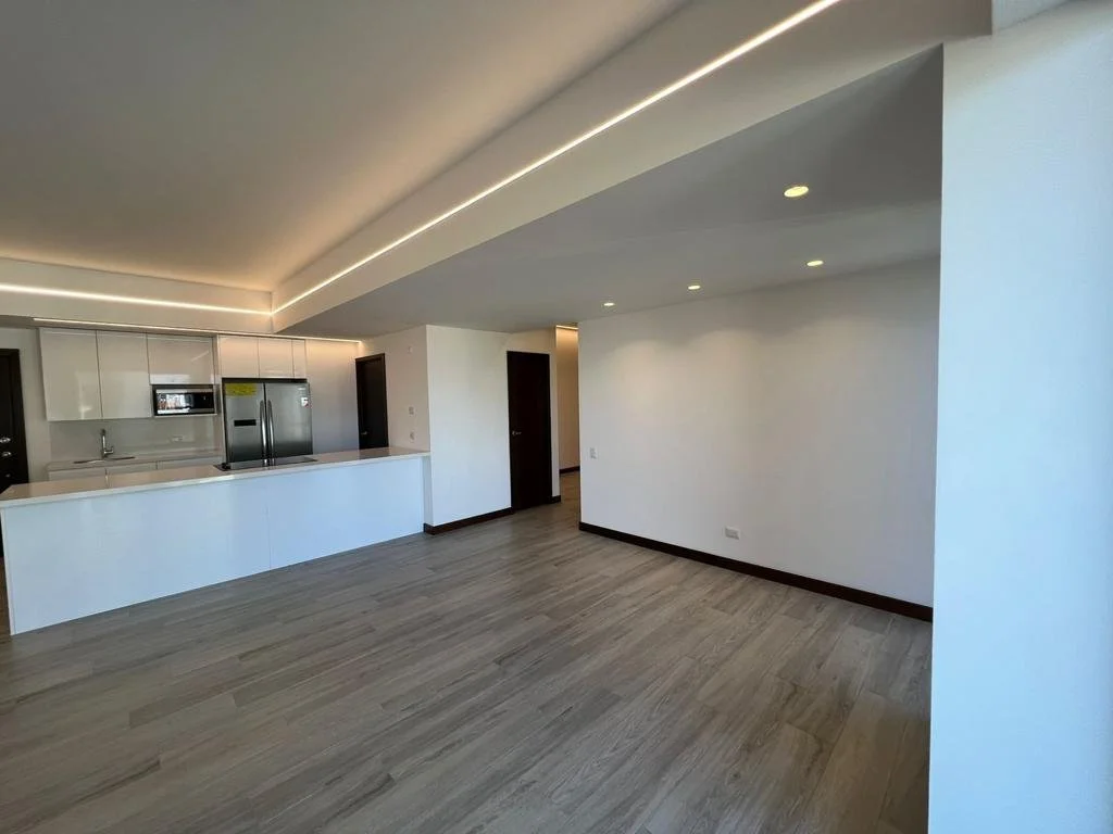 PHOTO-2023-05-08-17-06-10 (5).jpg