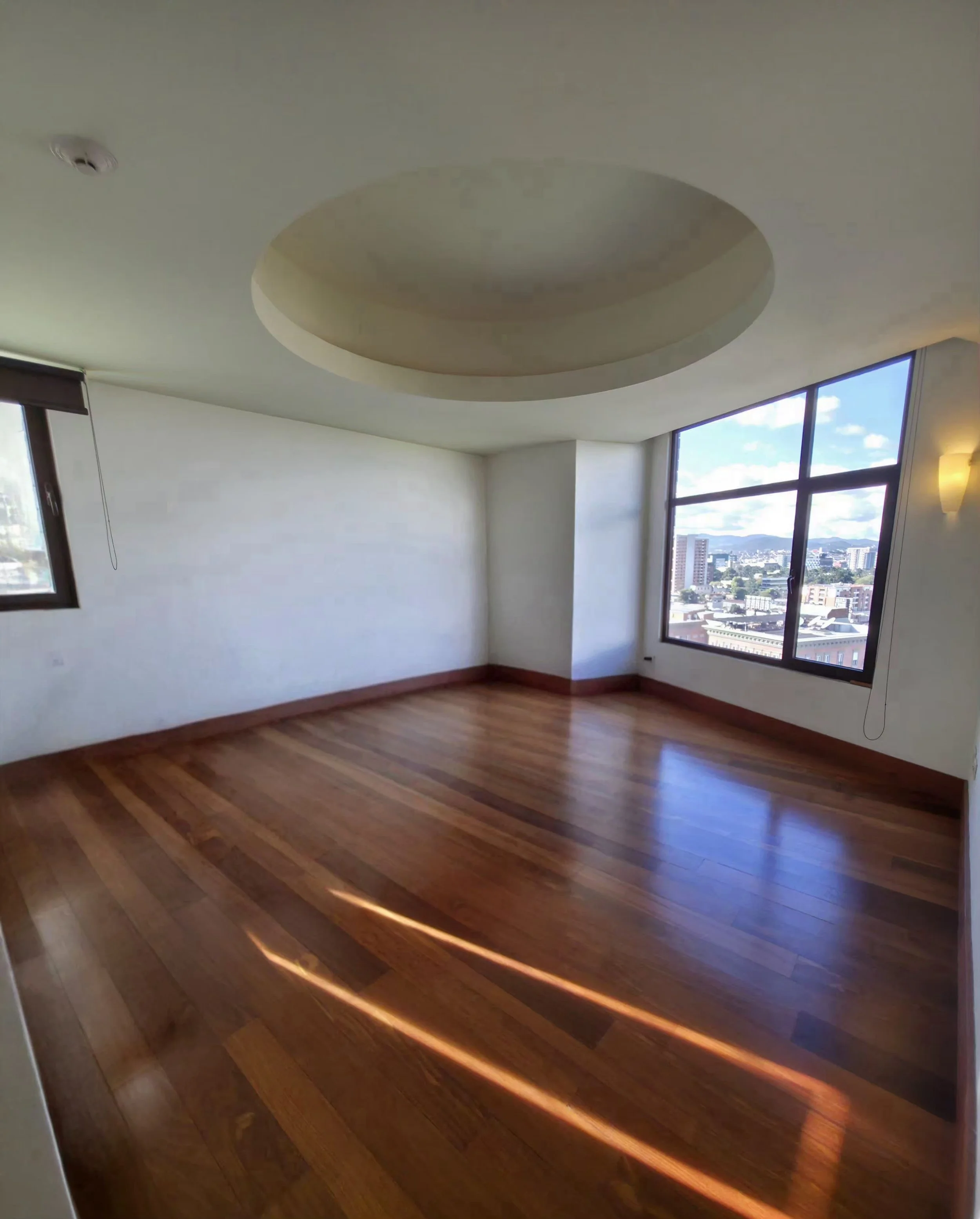 Se Alquila Apto. Edificio Casa Margarita Nivel Alto, Zona 10.