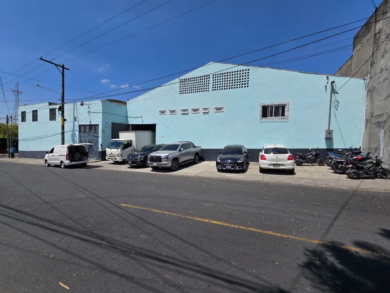 Se Subarrienda Bodegas, Zona 11.