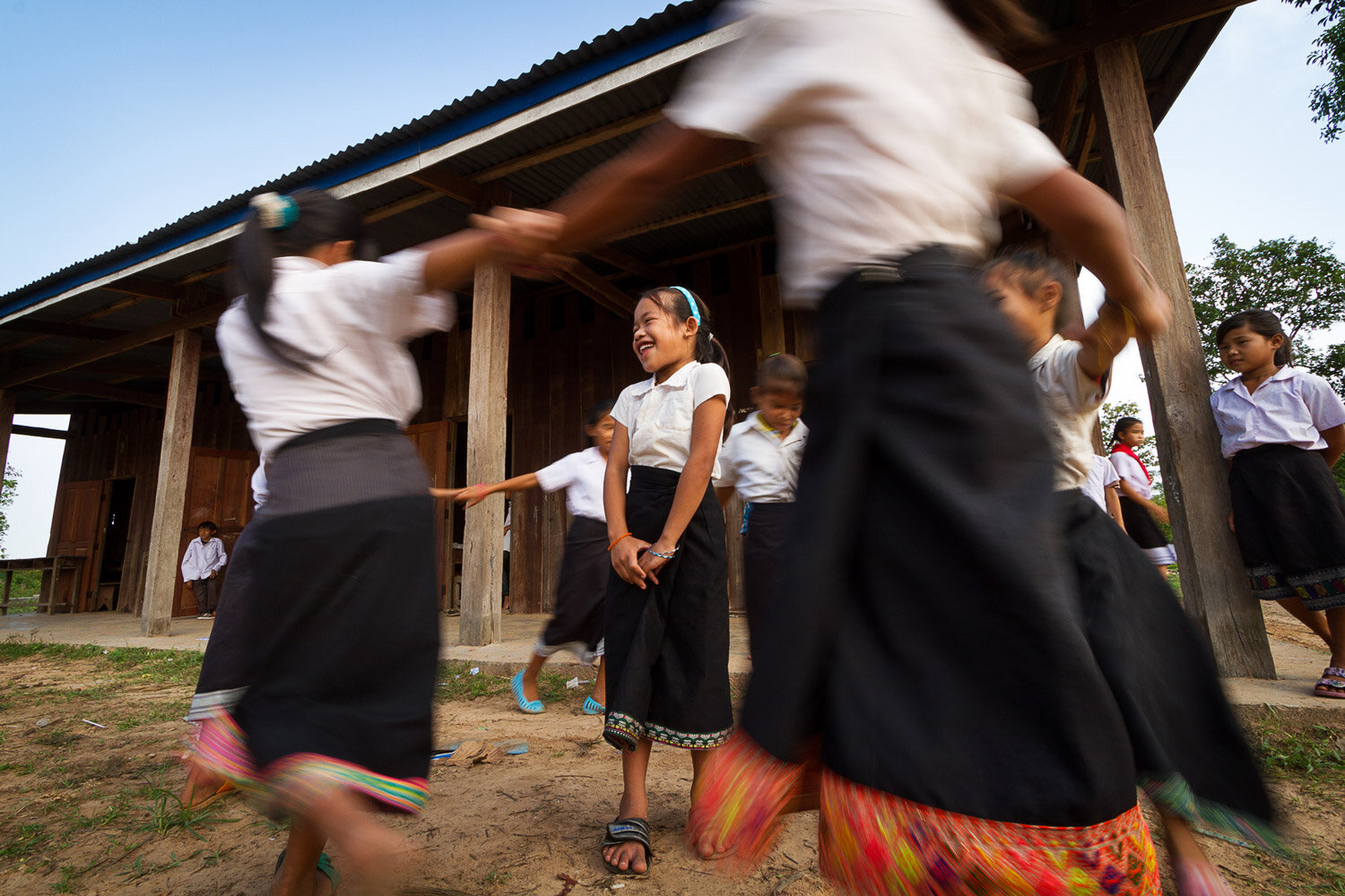laos-students-girls-play.jpg