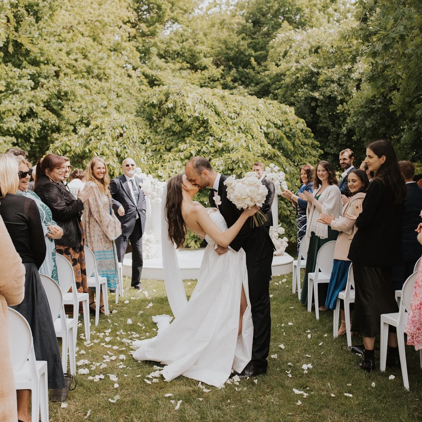 E + B 🤍

What an absolutely STUNNING husband and wife duo and what an absolutely STUNNING day, obsessed, obsessed, obsessed ✨
