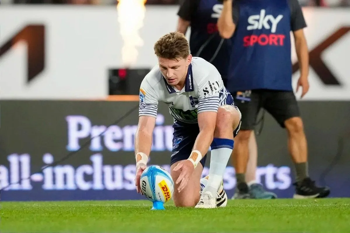 BLUES SET FOR TOP OF TABLE CLASH WITH CANES
