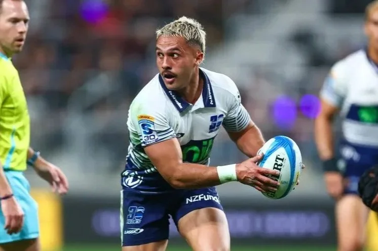CRUSADERS HOLD FIRM IN CHRISTCHURCH