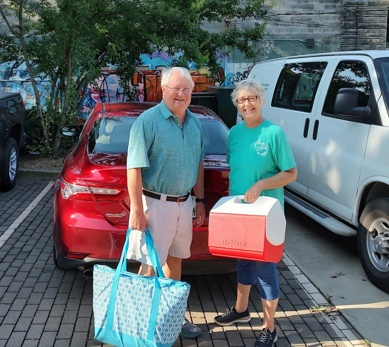 Community Kitchen's Nutrition Links program is a partnership with IU Health Positive Link through which we provide two reheatable meals/day for individuals who are HIV+ and need additional food assistance. These meals are delivered to clients' homes 