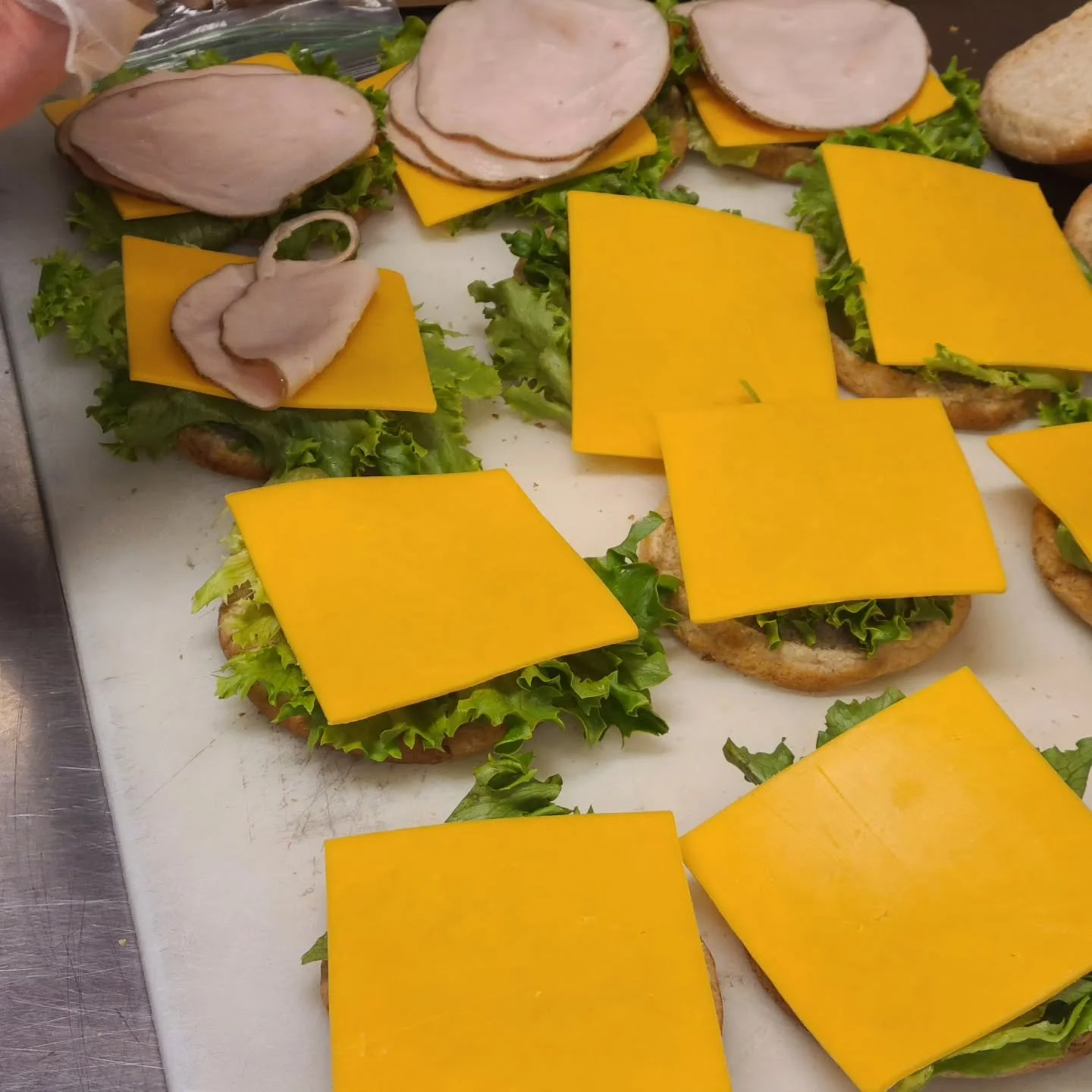 Each weekday, we make healthy meals for children in after-school programs. Meals include things like meat and cheese sandwiches or wraps, or peanut butter and jelly, fresh vegetables, fruits and milk. This allows clubs to focus their resources on you