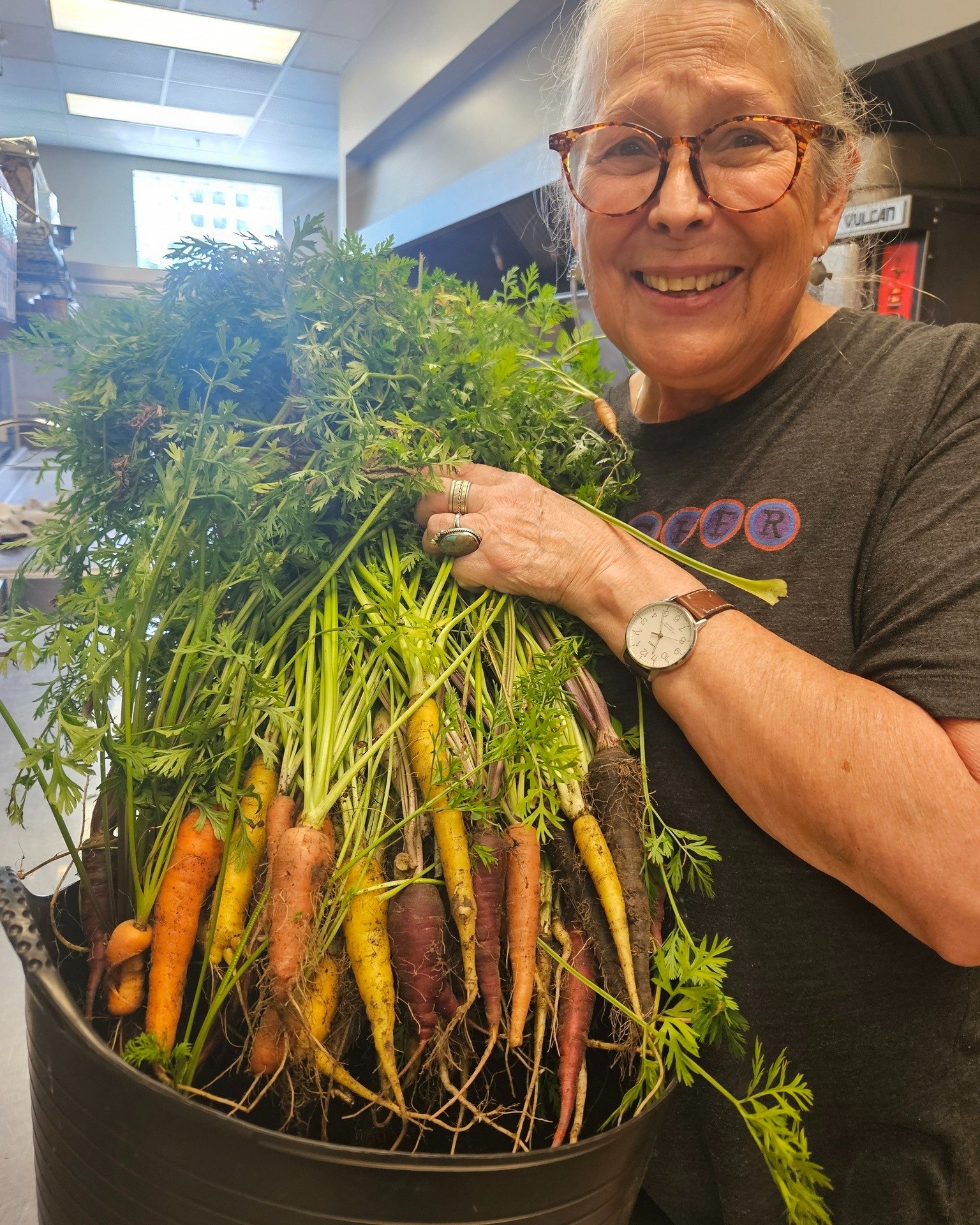 There's something special about pulling crisp carrots straight from the earth, knowing they'll soon nourish our neighbors. Thanks to a local grant, our Community Kitchen garden flourished this summer and these beautiful carrots are proof!

At Communi