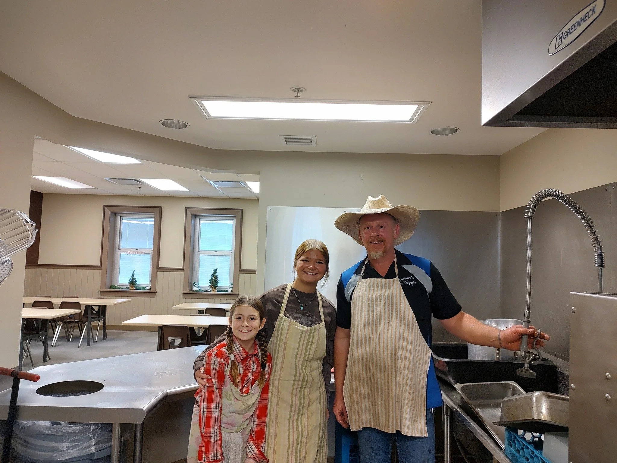 What's happening at Community Kitchen the day after Christmas? Volunteering and cooking! The kitchen staff and volunteers are busy getting ready for tonight's meals as well as tomorrow's meals. I sneaked a peek at the Creamy Mushroom Broccoli Penne w