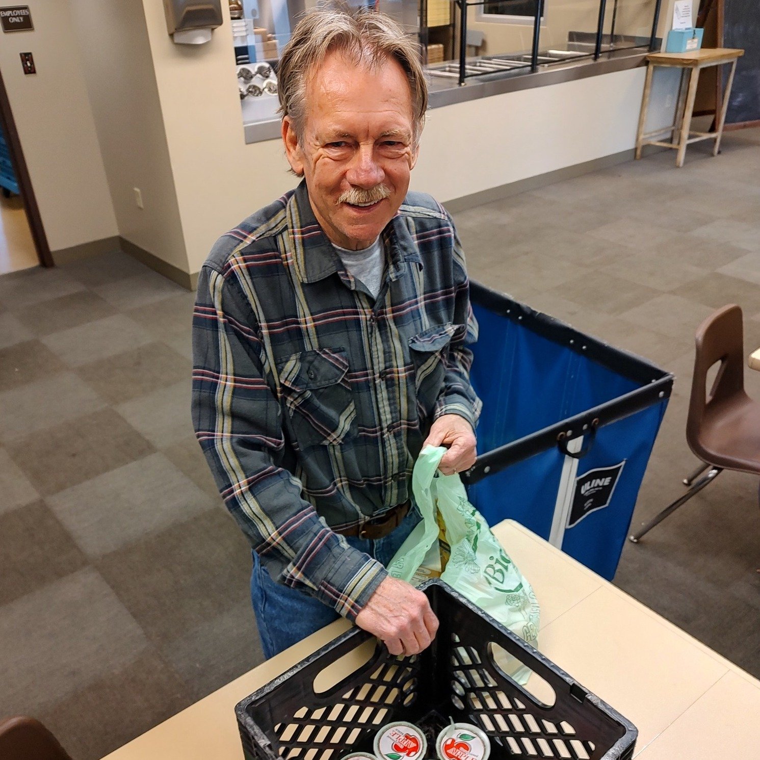 Happy Friday! Volunteers helped us get through this week of holidays and we are gearing up for next week's tasks. Local schools will be back in session, but IU students are out another week so I need a little extra help until they return.

I have som