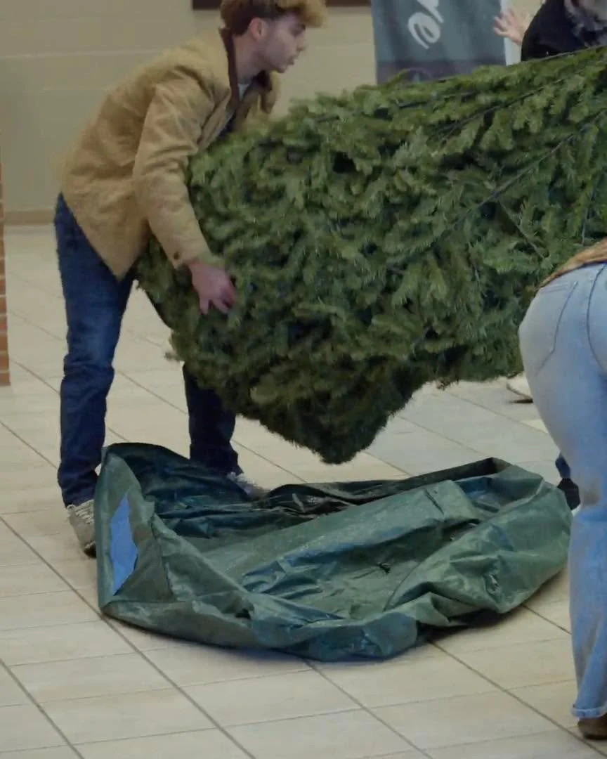 BIG SHOUT OUT to those who helped decorate for Christmas!! You know who you are ;) 

We&rsquo;re incredibly grateful for the amazing people who work faithfully behind the scenes at Covenant Church. We really appreciate your giving of your time and ta