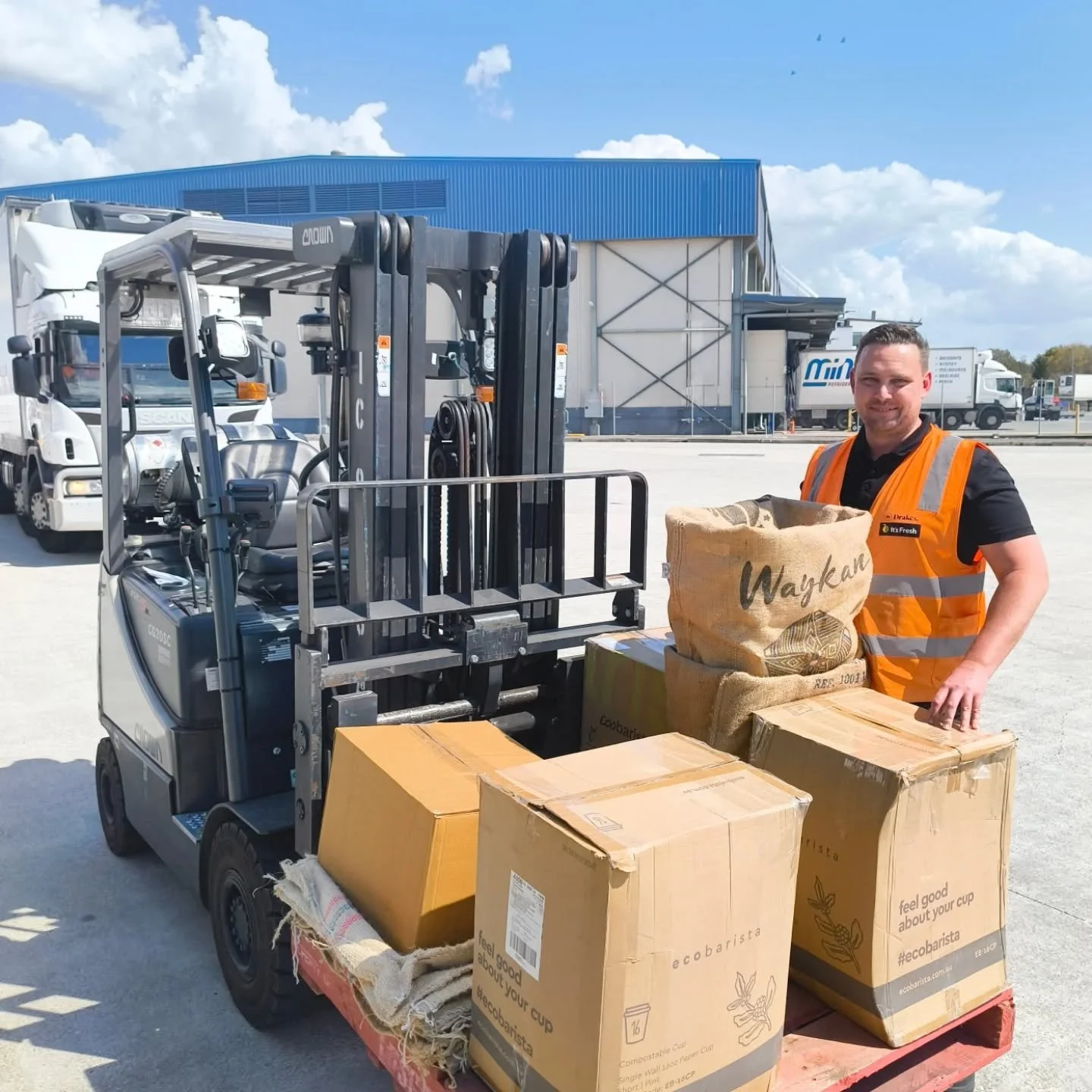 🚚☕ Exciting news &mdash; our specialty coffee is now on its way to Drakes Sun Valley, Gladstone! 🎉

We&rsquo;ve just dropped off freshly roasted coffee for shipping, and we can&rsquo;t wait for our Gladstone friends to enjoy 6o1 coffee, proudly roa