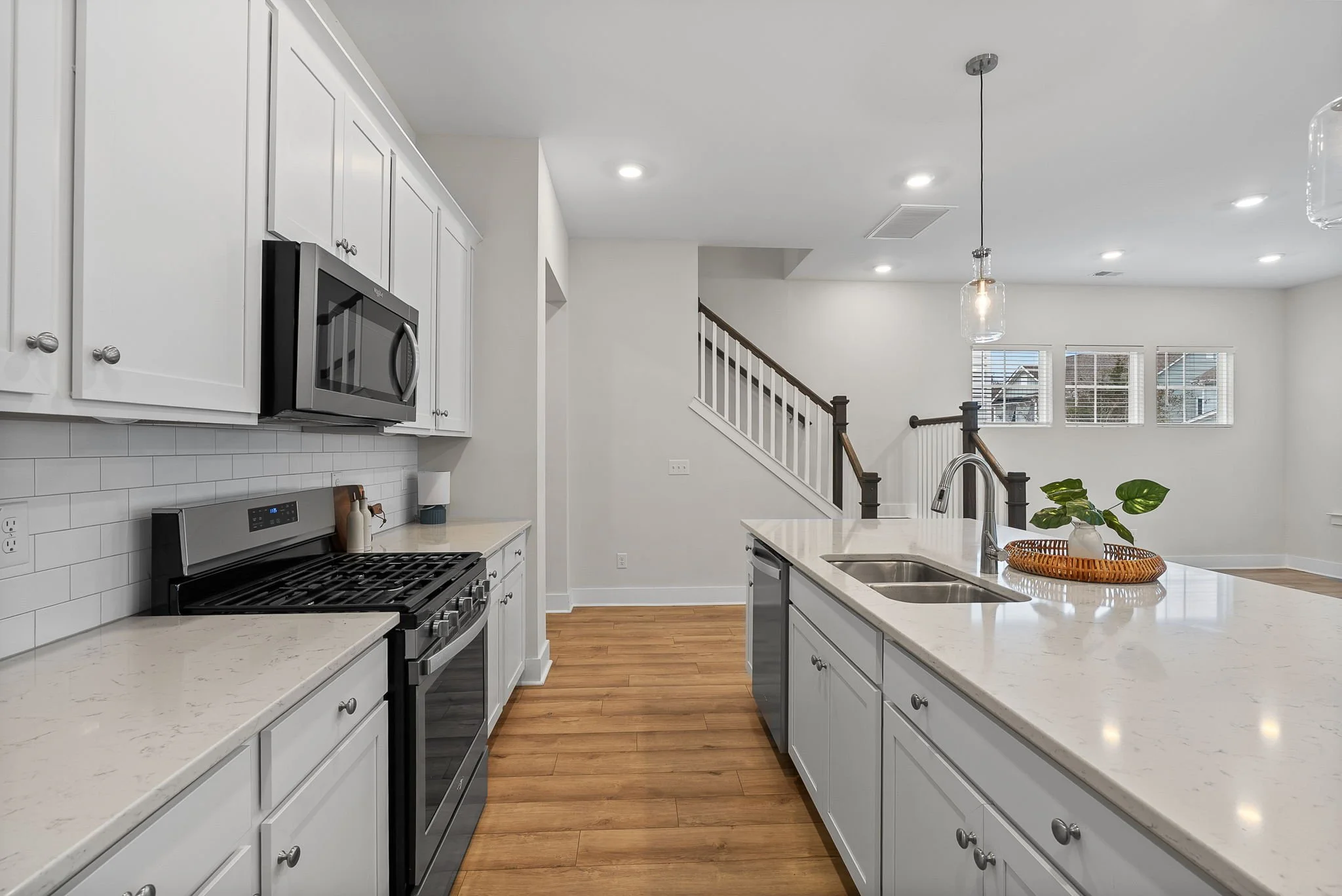 21-web-or-mls-Barclay Media Co -18.jpg