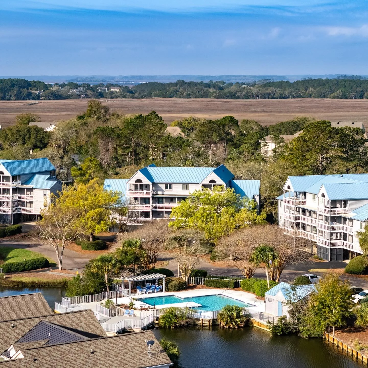 NEW LISTING! 🏡🌾🌊

Welcome to 2412 Racquet Club. Tucked along the marshes of Seabrook Island, this charming two-story villa offers beautiful Bohicket Creek views and relaxed coastal living. 

Featuring 2 bedrooms, 2.5 baths, a renovated kitchen, an