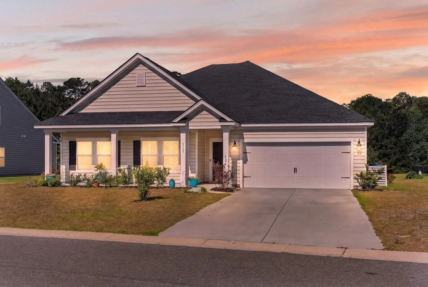 NEW LISTING! 🏠

Welcome to 6989 Pumpkinseed Drive &mdash; a practically brand-new lakefront home in St. John&rsquo;s Lake on Johns Island. 

4 bedrooms | 2 baths | Flexible Floor Plan
Built in 2023 + beautifully maintained

Screened porch overlookin