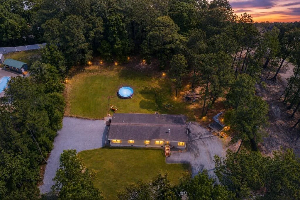 NEW LISTING! 

205 Confederate Street, a spacious property tucked away on over an acre in Summerville with no HOA. 

4 bedrooms | 3 bathrooms | Multiple living spaces 

Designed for comfortable every day living, this home offers the perfect blend of 
