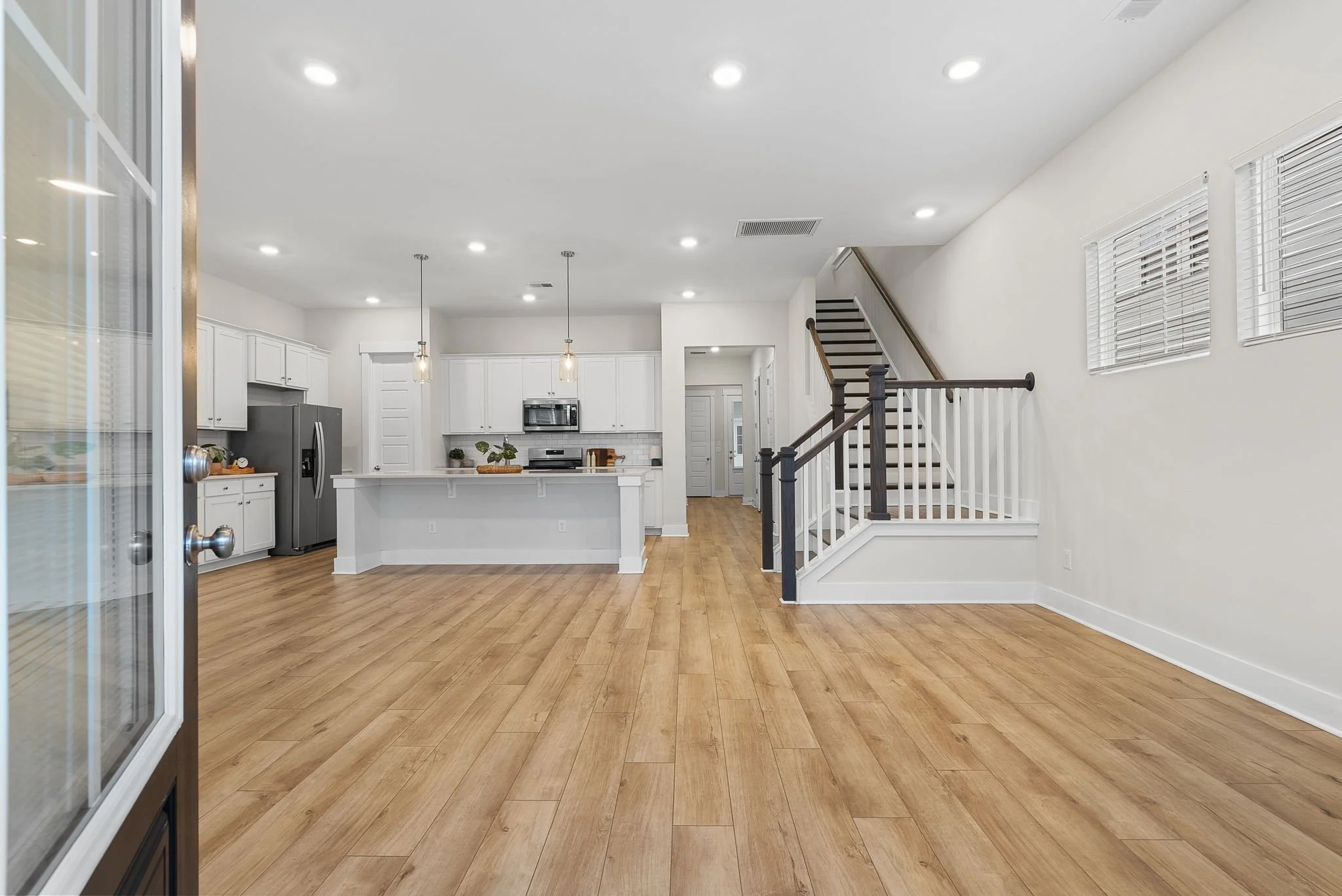 8-web-or-mls-Barclay Media Co -6.jpg