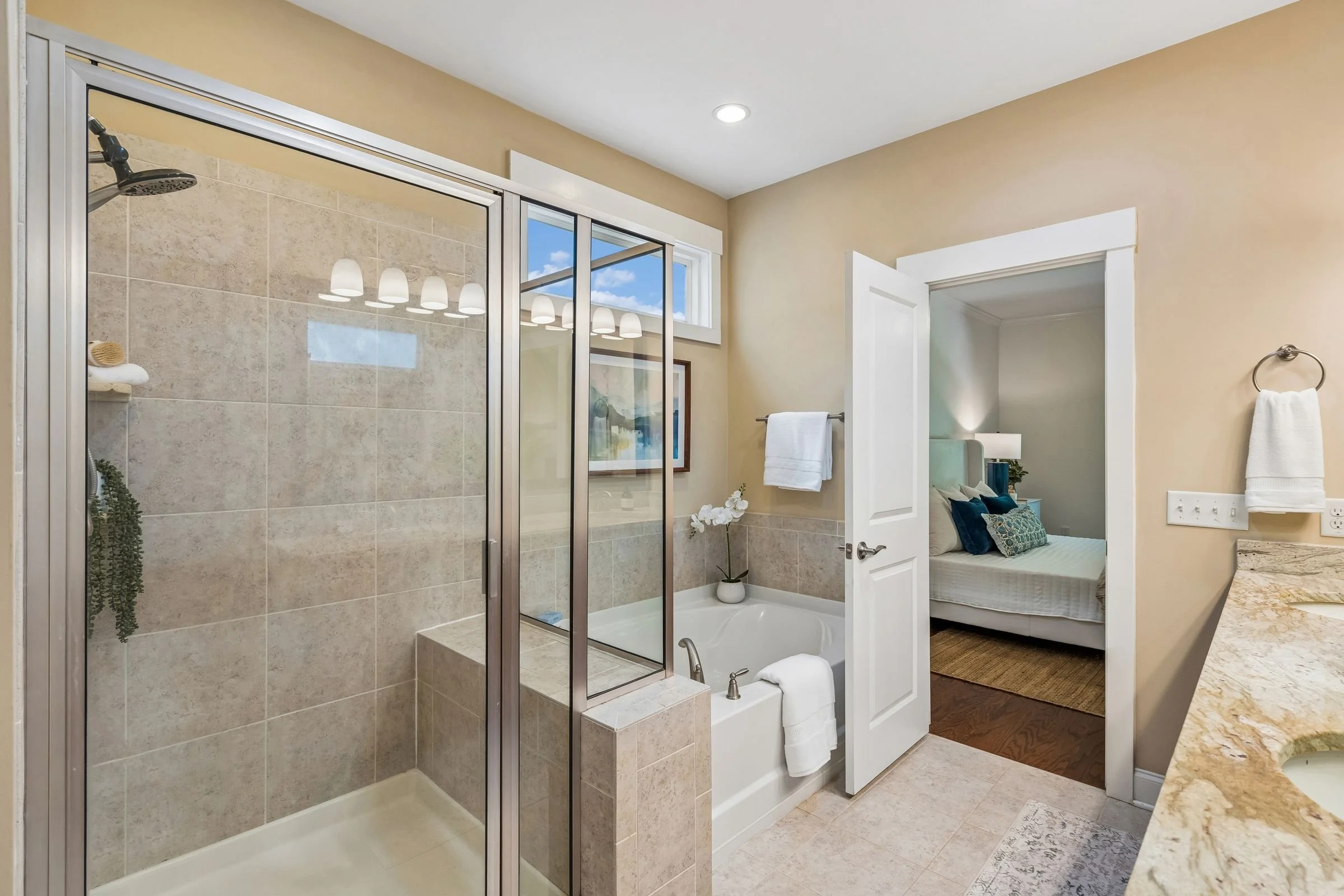 217PresidentCir-KeenEyeMarketing-043.jpg
