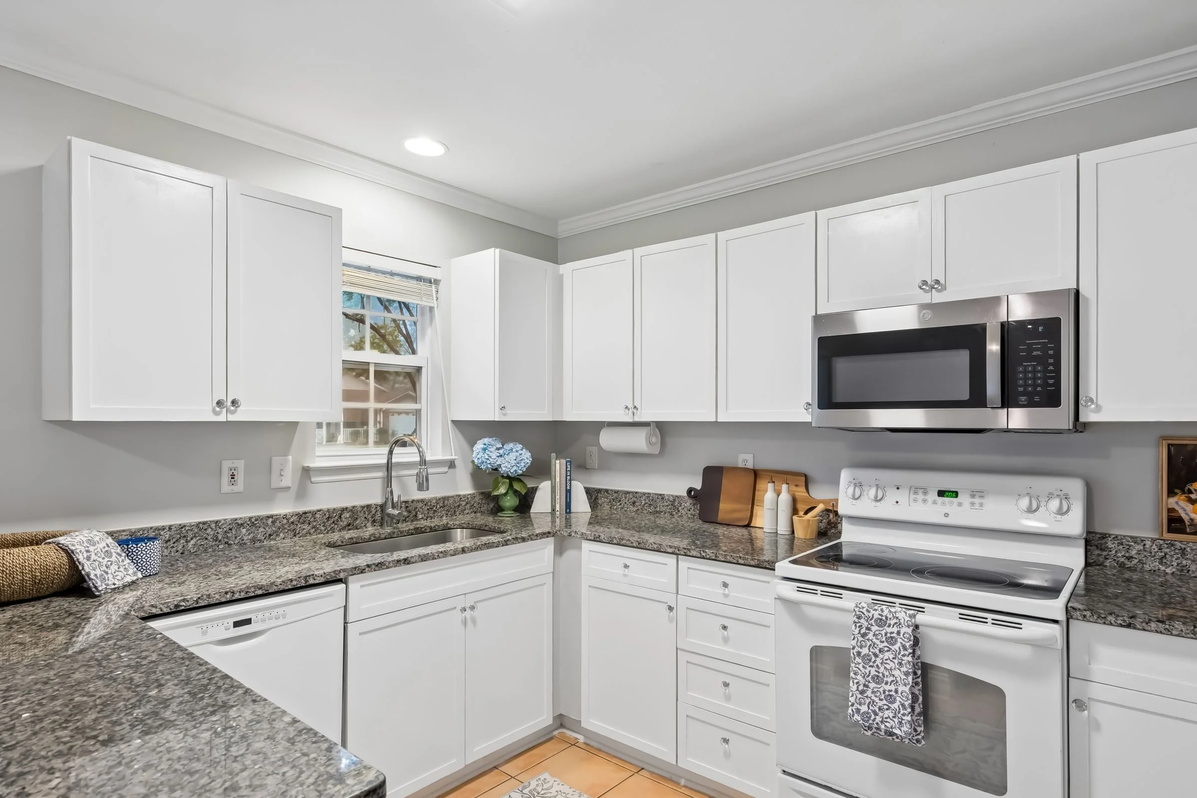 3572WalkersFerryPl-KeenEyeMarketing-016.jpg
